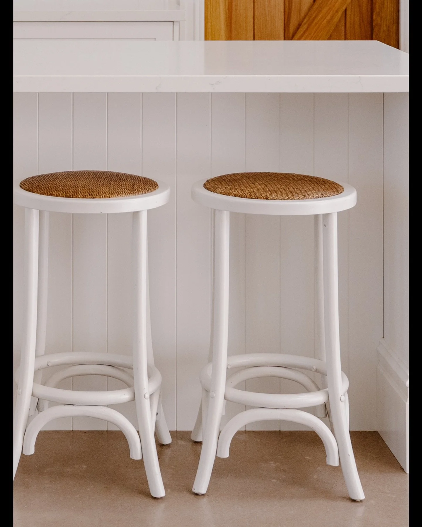 &ldquo;Light, bright and airy&rdquo; &mdash; one of the most common feelings people ask for in their homes.

It&rsquo;s easy to picture, but harder to get right. Too stark and it feels cold. Too minimal and it loses warmth.

In this kitchen, that sen