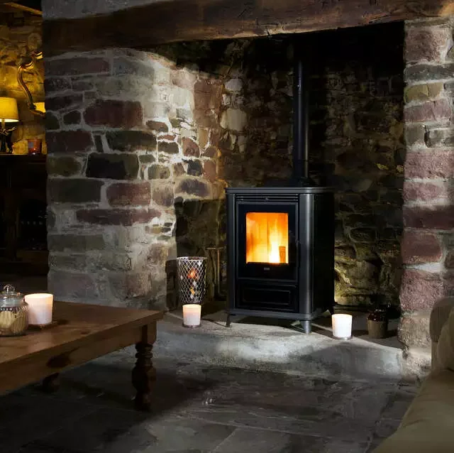 klover-miss-air-pellet-stove-page-gallery-1.webp
