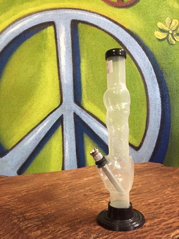 white acrylic water pipe