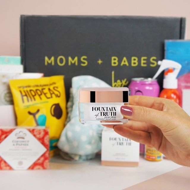 So happy to be partnering with @momsandbabesbox for their fab Fall 2019 Box 💝 As a working mom, I love that these curated boxes make it simple to receive premium products straight to my door for myself and my family.  Be sure to check out @fountaino