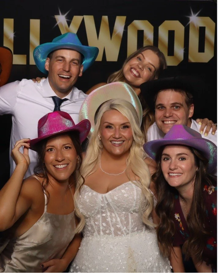 A last name like Hollywood calls for a theme to match!

Congrats to Maddie and Kevin!