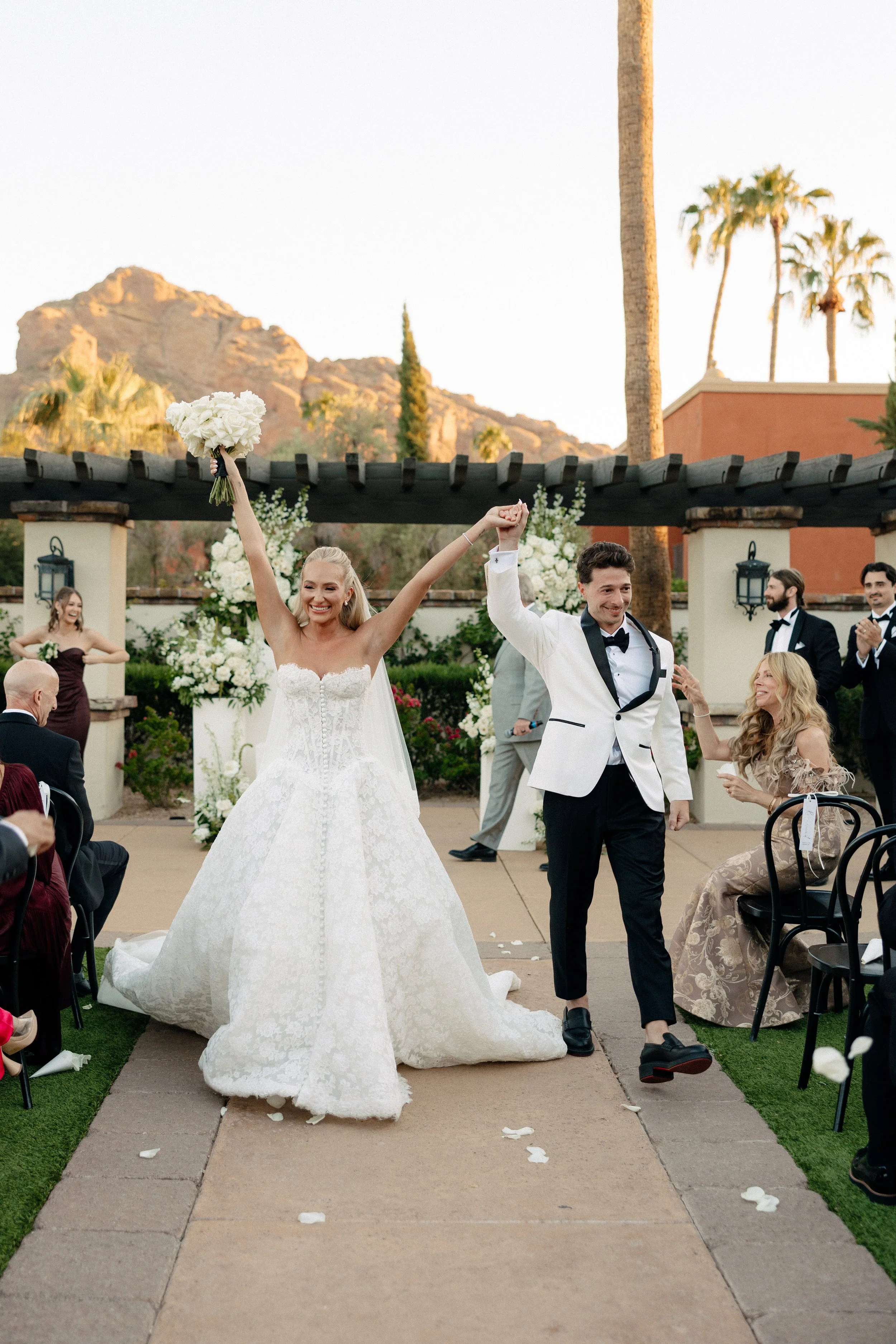  Chrissy &amp; Steve’s Classic Black‑and‑White Wedding at Omni Montelucia in Paradise Valley