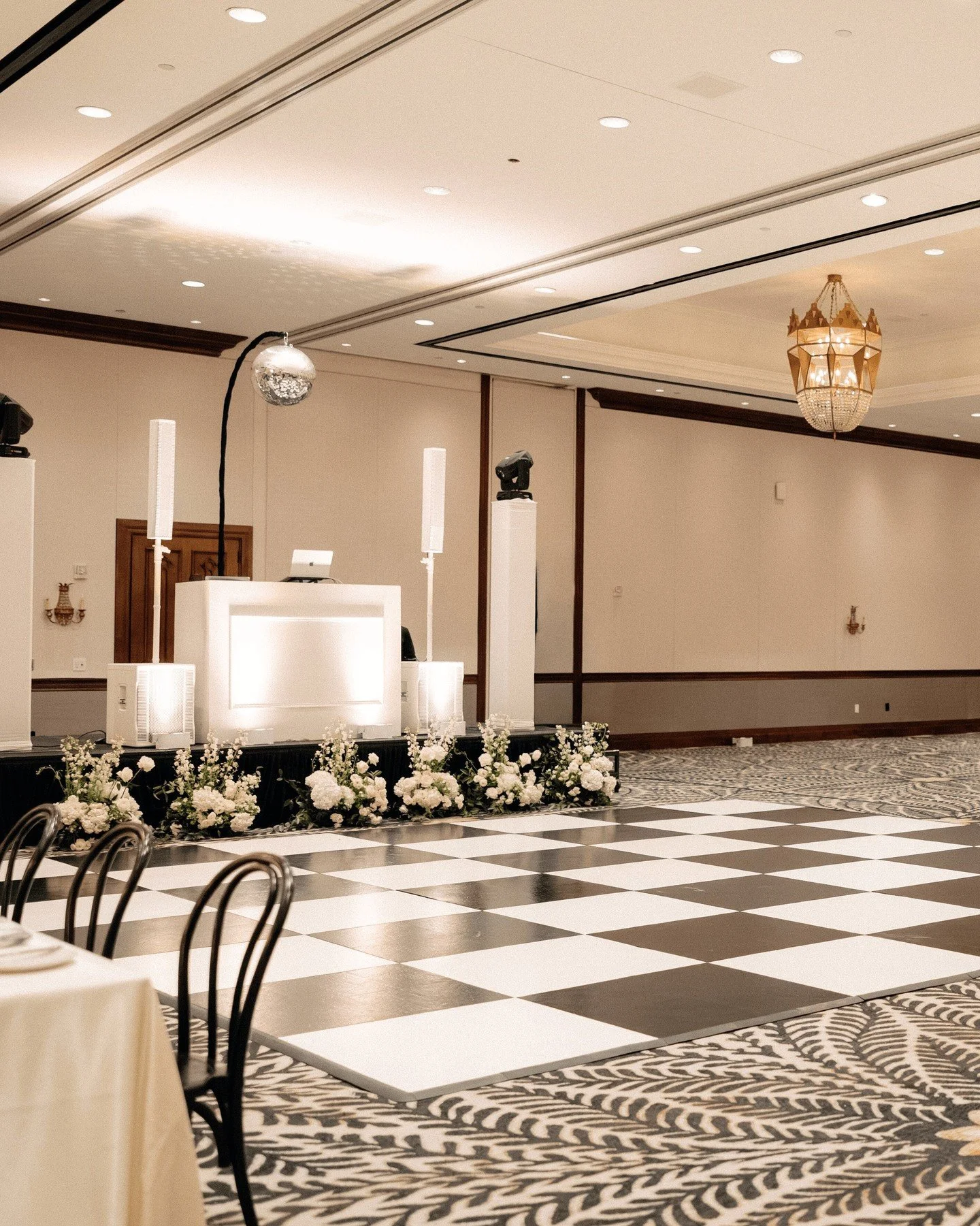 Designed for the setting, tailored to the couple.
Clean, elevated DJ setup with every detail intentional.

Venue: @omnimontelucia
Wedding Planner: @mckennakatherineweddings
Photographer: @carmelajoyphotography
Videographer: @clickedbycarly
Florals: @