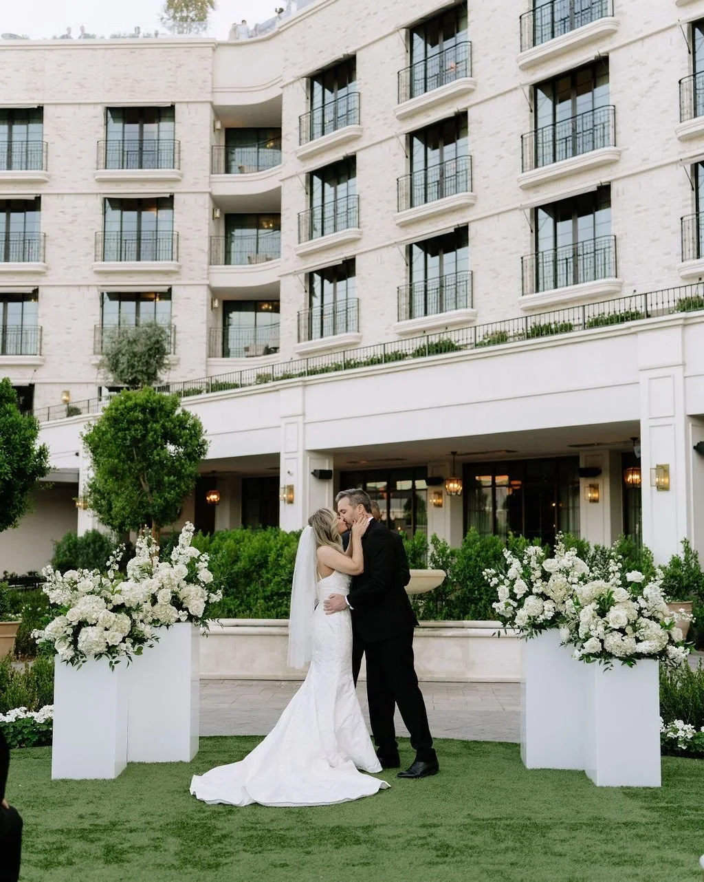 Krystal &amp; Scott | The Global Ambassador

A look back at one unforgettable night at The Global Ambassador.

Modern luxury, an incredible atmosphere, and a dance floor that stayed packed all night long 🤍

These are the kinds of weddings we love be