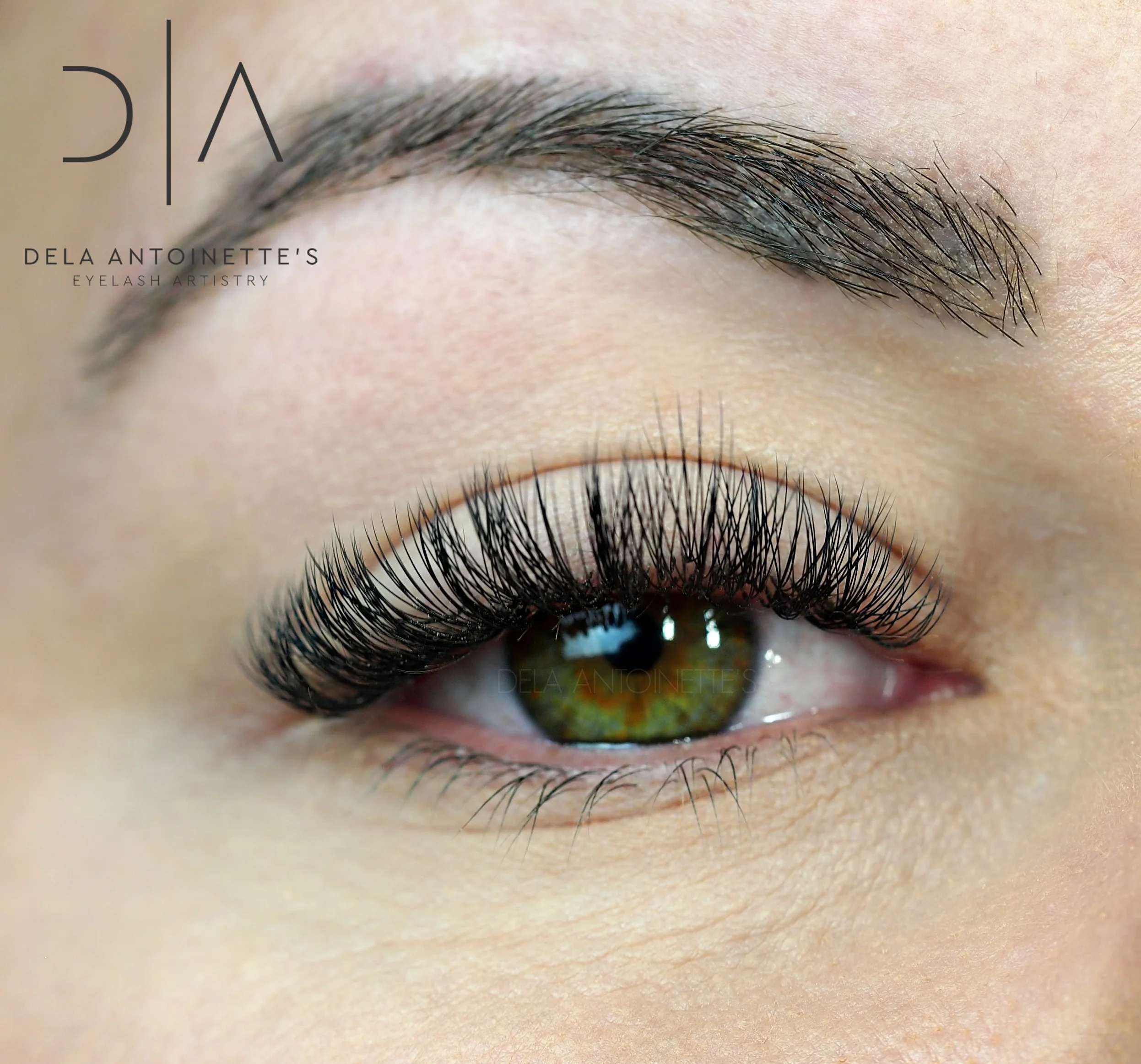Volume lashes using a C curl