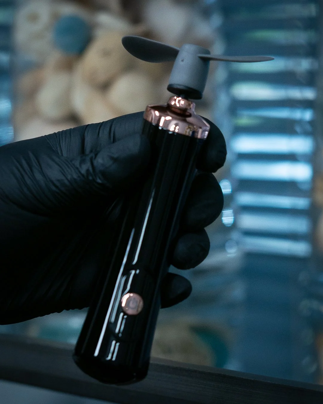 Glue shaker with a fan.jpg