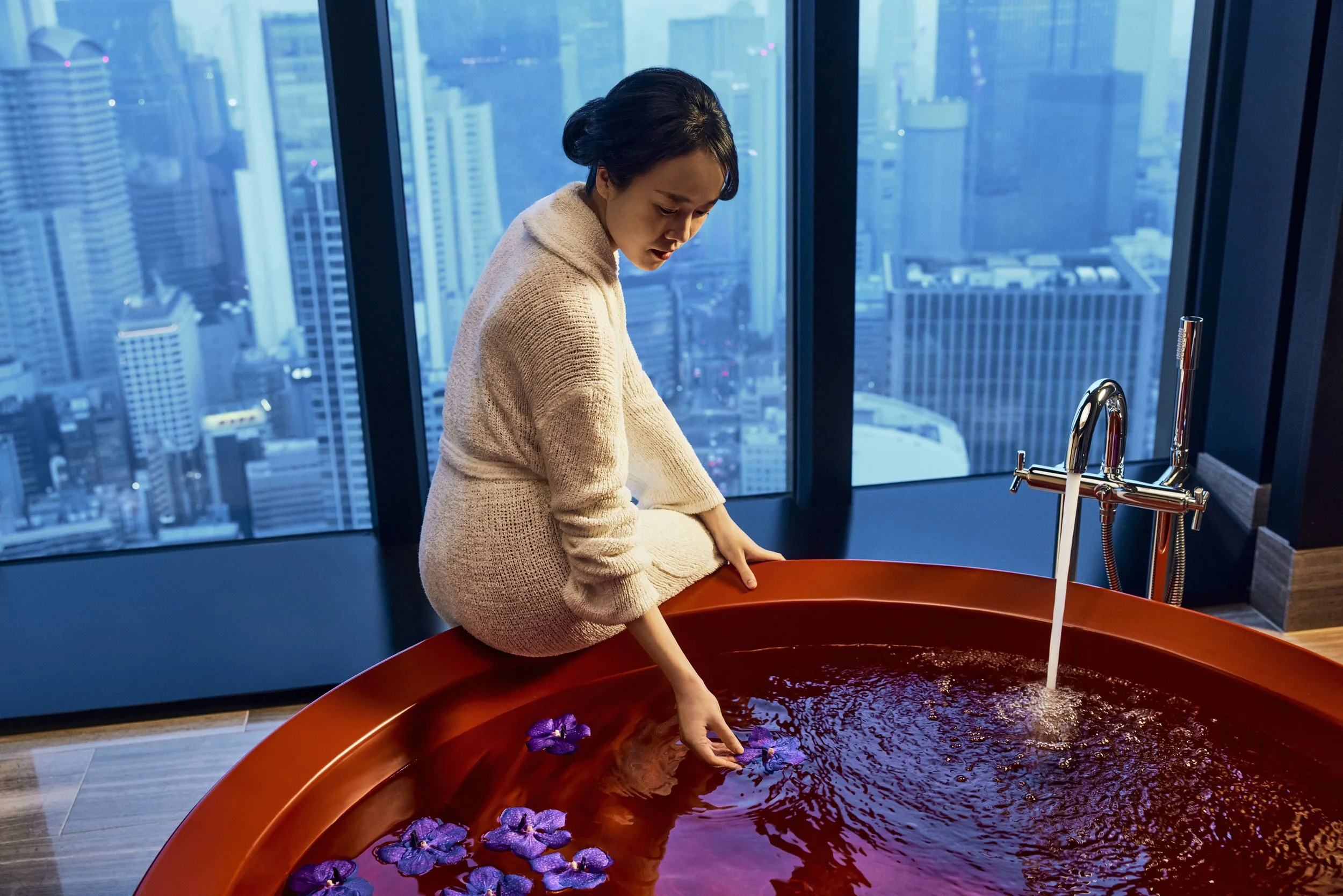 Conrad_OSAKA_Suite_Horizontal_TIFF_3.jpg