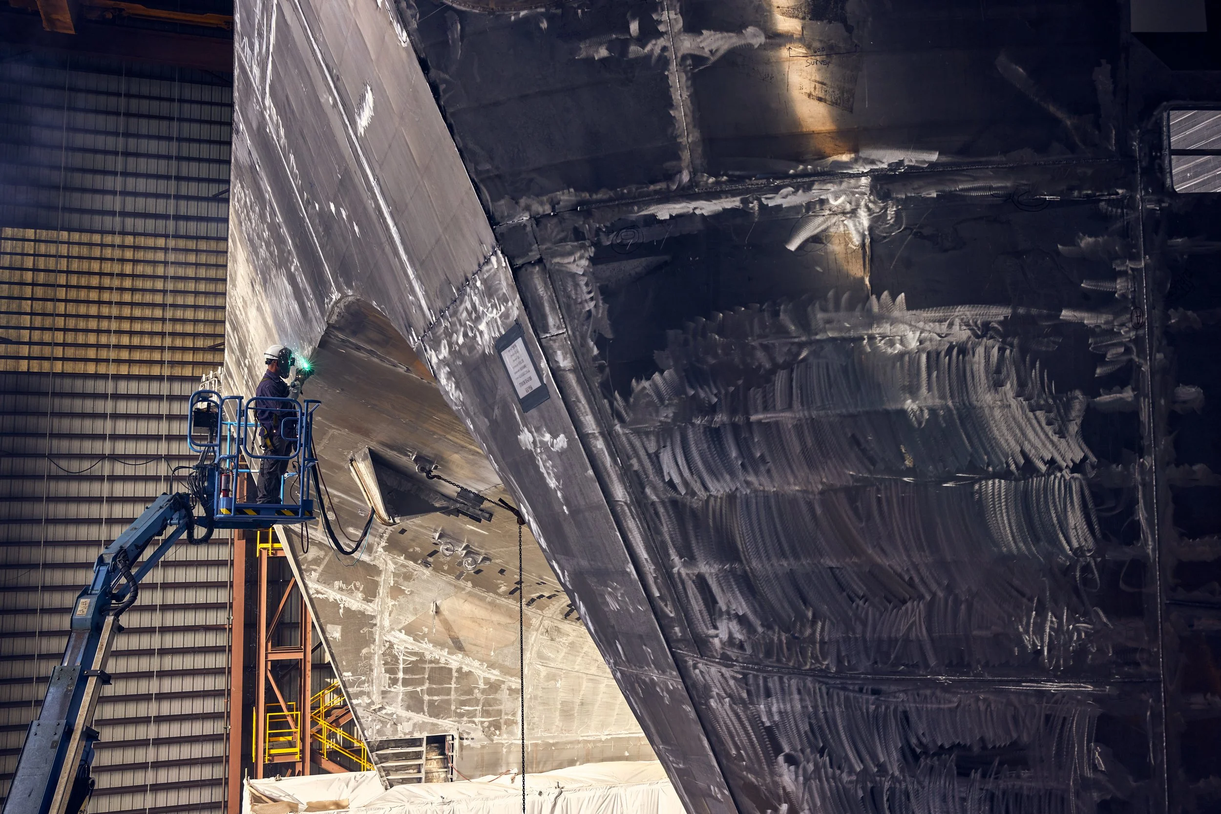 251113_BF_BUILD_GIANTS_08_SHIP_WELD_EXT_13314.jpg