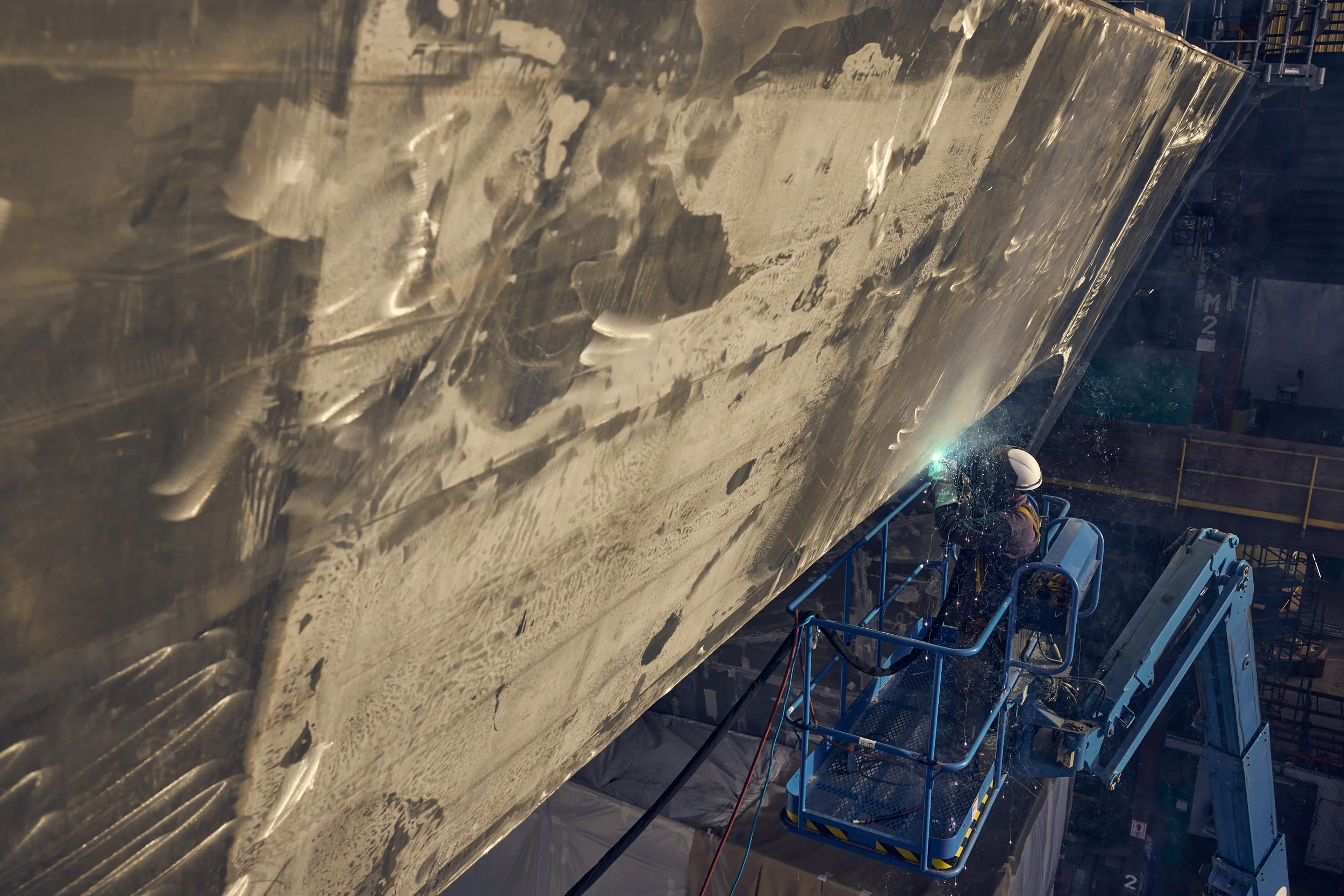 251113_BF_BUILD_GIANTS_08_SHIP_WELD_EXT_13857.jpg