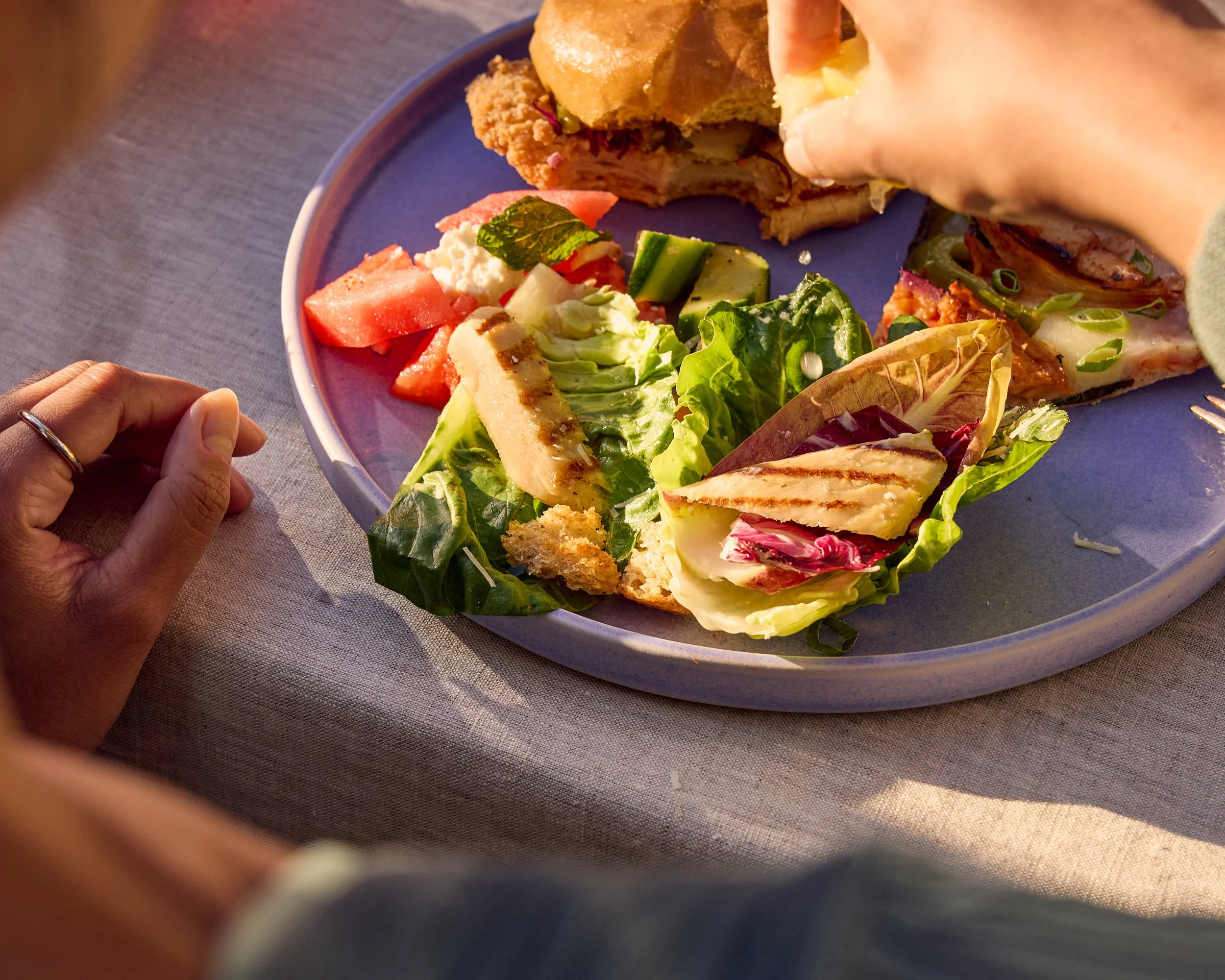 18_OUTSIDE_Dinner_416 1.jpg