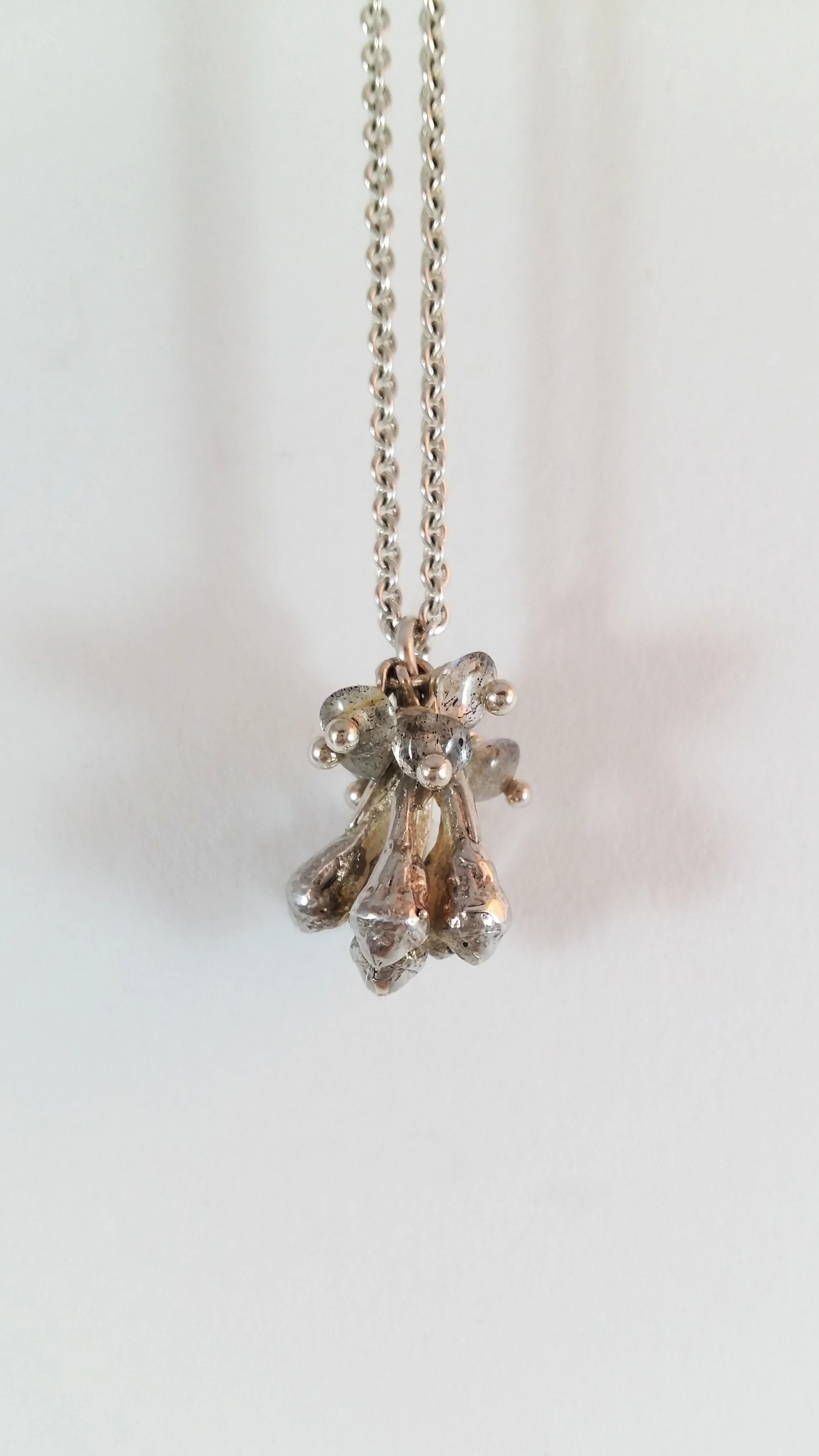 Pendentif Batéguier en Argent 925 et Labradorites sur chaîne