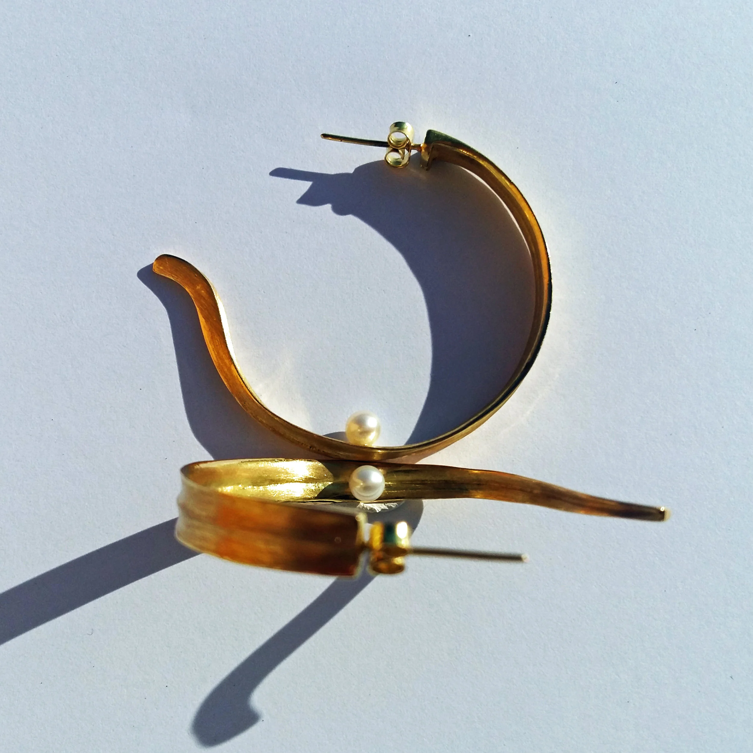 Boucles d’oreilles Grass en 0r Jaune 18K et perles d’eau douce