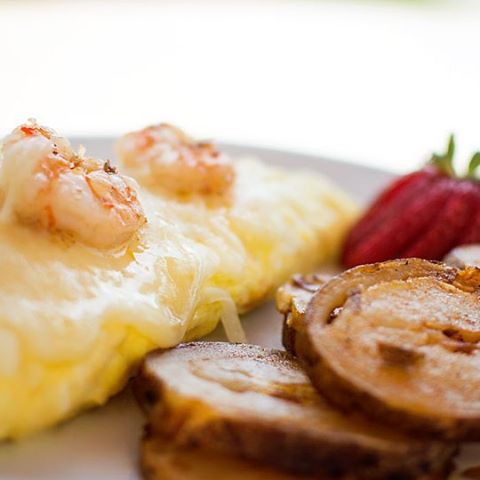 Shrimp Omelette with fresh sliced Potatoes. Serving breakfast from 6:30am thru 11:30am. #nsbbreakfast