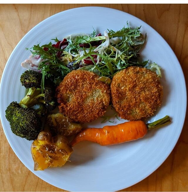 One of our CSA members put together this delicious dinner from their fall share! If you're considering joining our farm community and getting a weekly share of veggies, now is a great time - Feb 28th is National CSA Day, plus we're offering our early