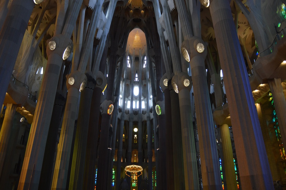  Another shot of the main columns with different lighting. 