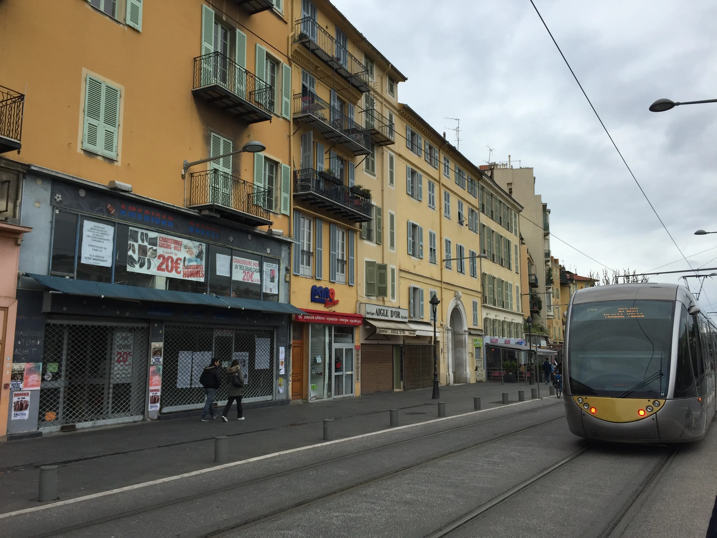 The Nice tram in all of its glory. Photo by Max Siskind.