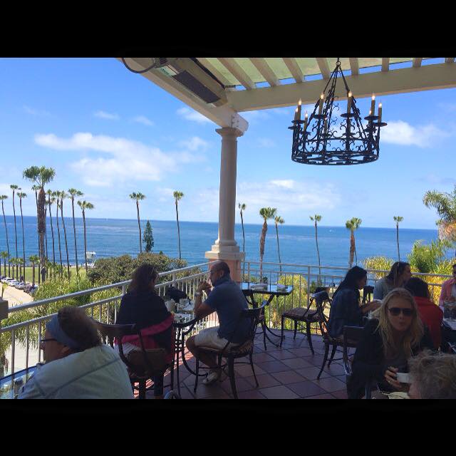 A quick lunch at La Valencia Hotel between showings in La Jolla. Love the balcony setting-bring s sweater tho, it can get breezy.