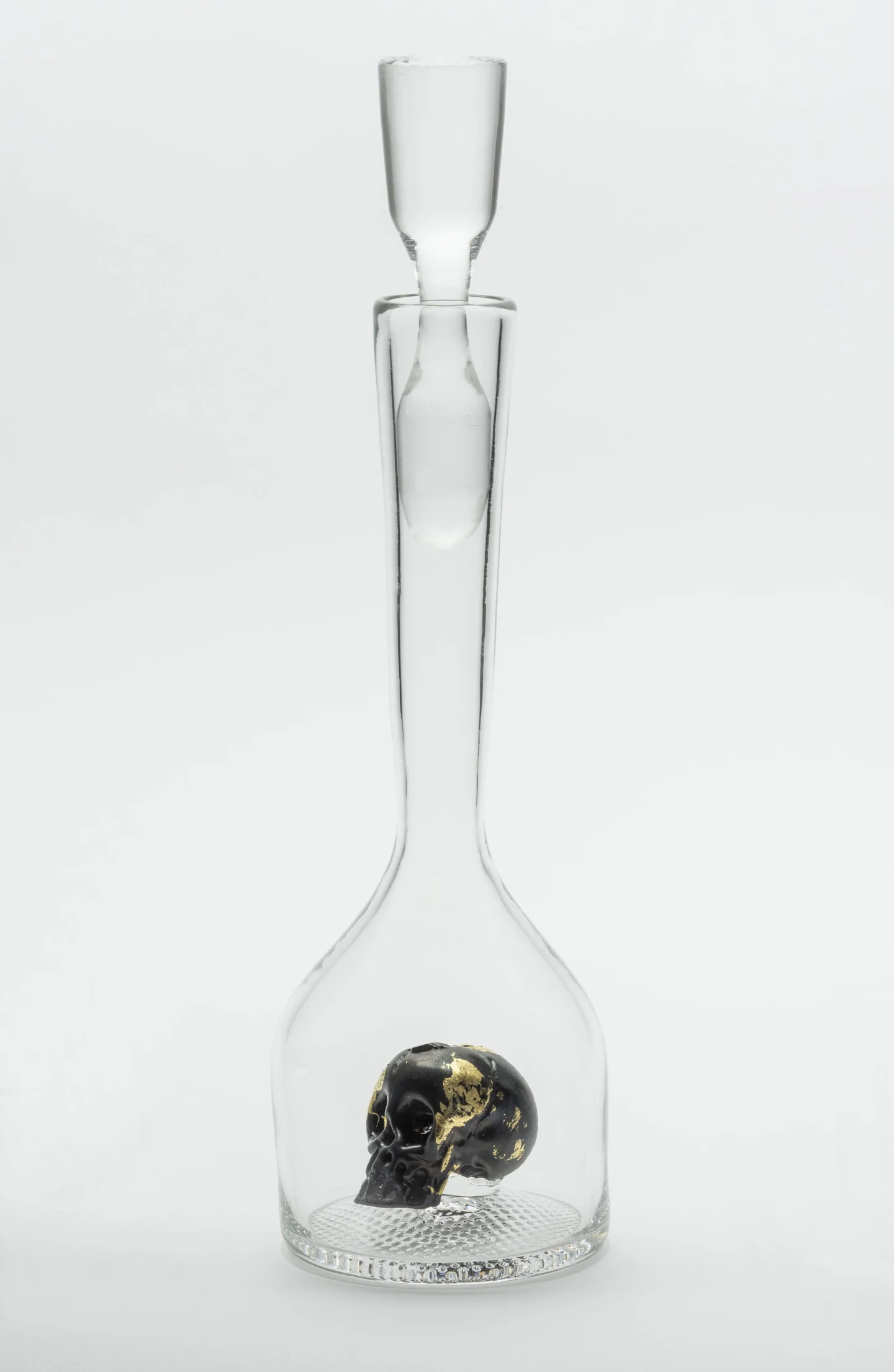 skull-decanter-goldleaf-black-tall-2018.jpg