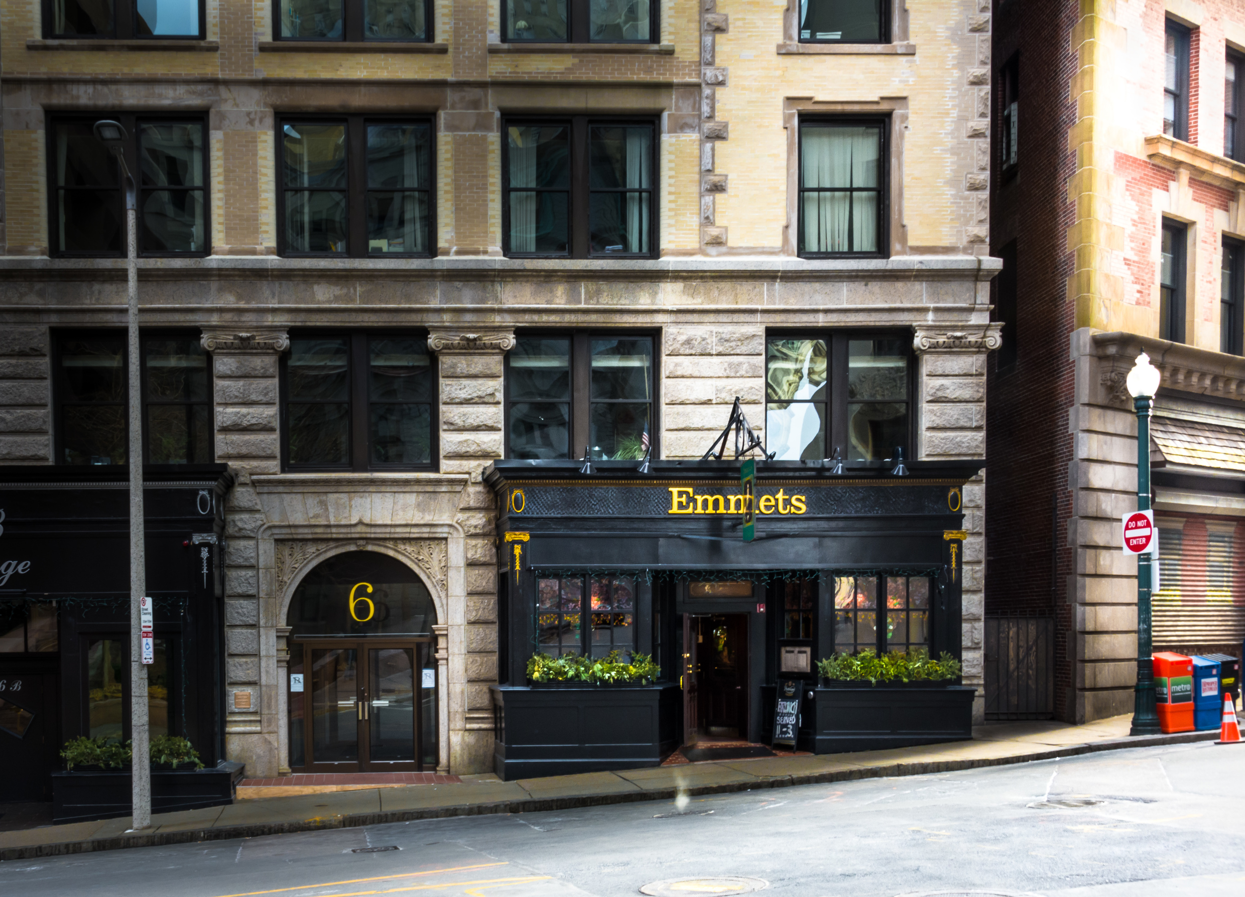 Emmett's at Six Beacon Street