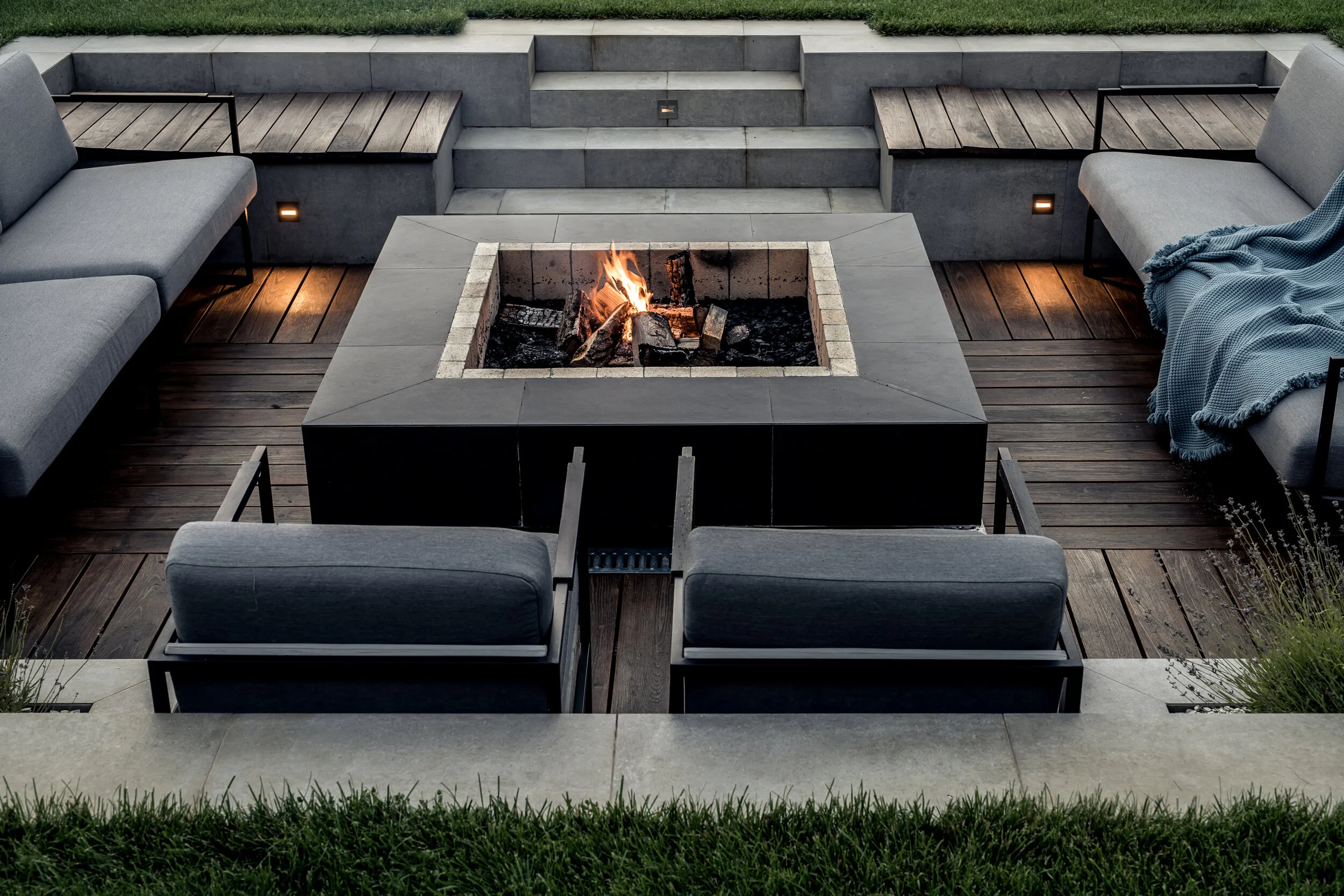 How Fire Pits Come In Handy When Entertaining This Summer