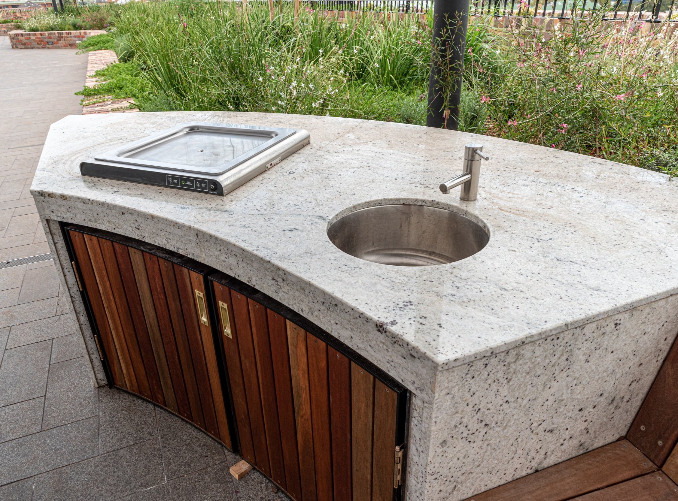A Perfect Surface Everything You Need To Know About Outdoor Kitchen