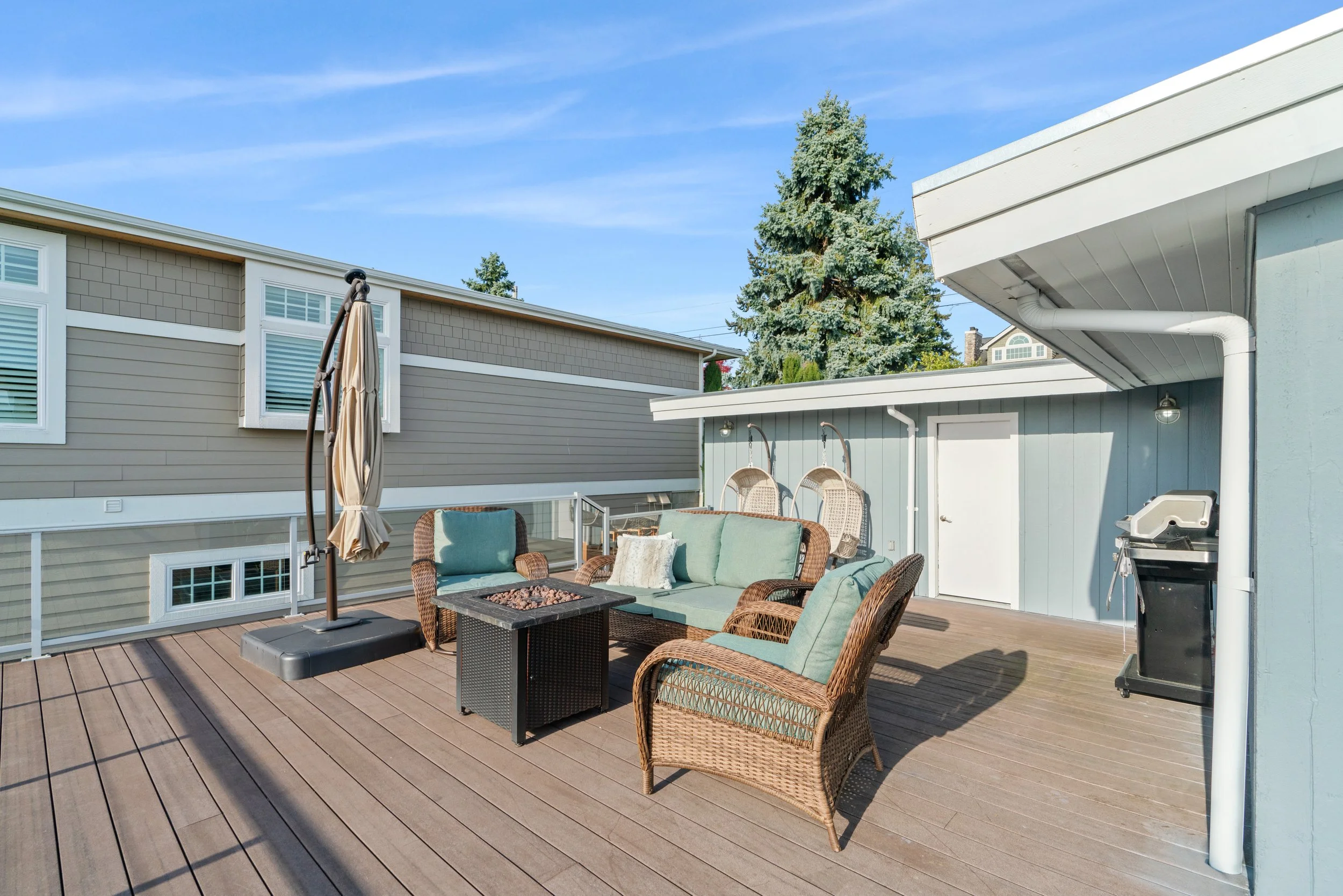 Fire Pit on a Trex Deck Is it safe? Fire pit ideas, Breeo Pergola