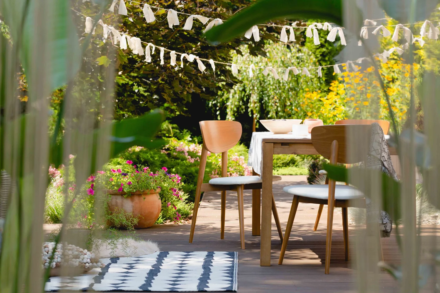 10 Striking Backyard Deck Ideas for the Ultimate in Outdoor Living ...