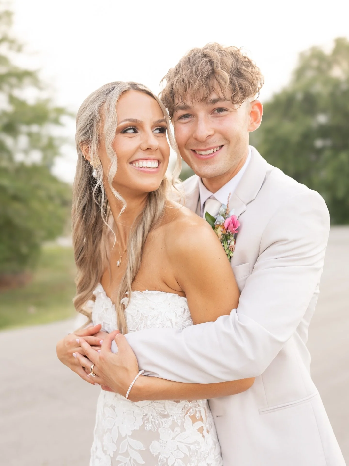 🌸Monday mood🌸

@amanda.hooks 
@brettgravey 
@twelve29wi 
@honeywisco 
@willow_design 
@blissbridalwi 
@mslaurynmarie 
@salem_media_productions 
@heidihilsmann 

Wisconsin Wedding Photographer 
Milwaukee Wedding Photographer 
Midwest Wedding Photogr