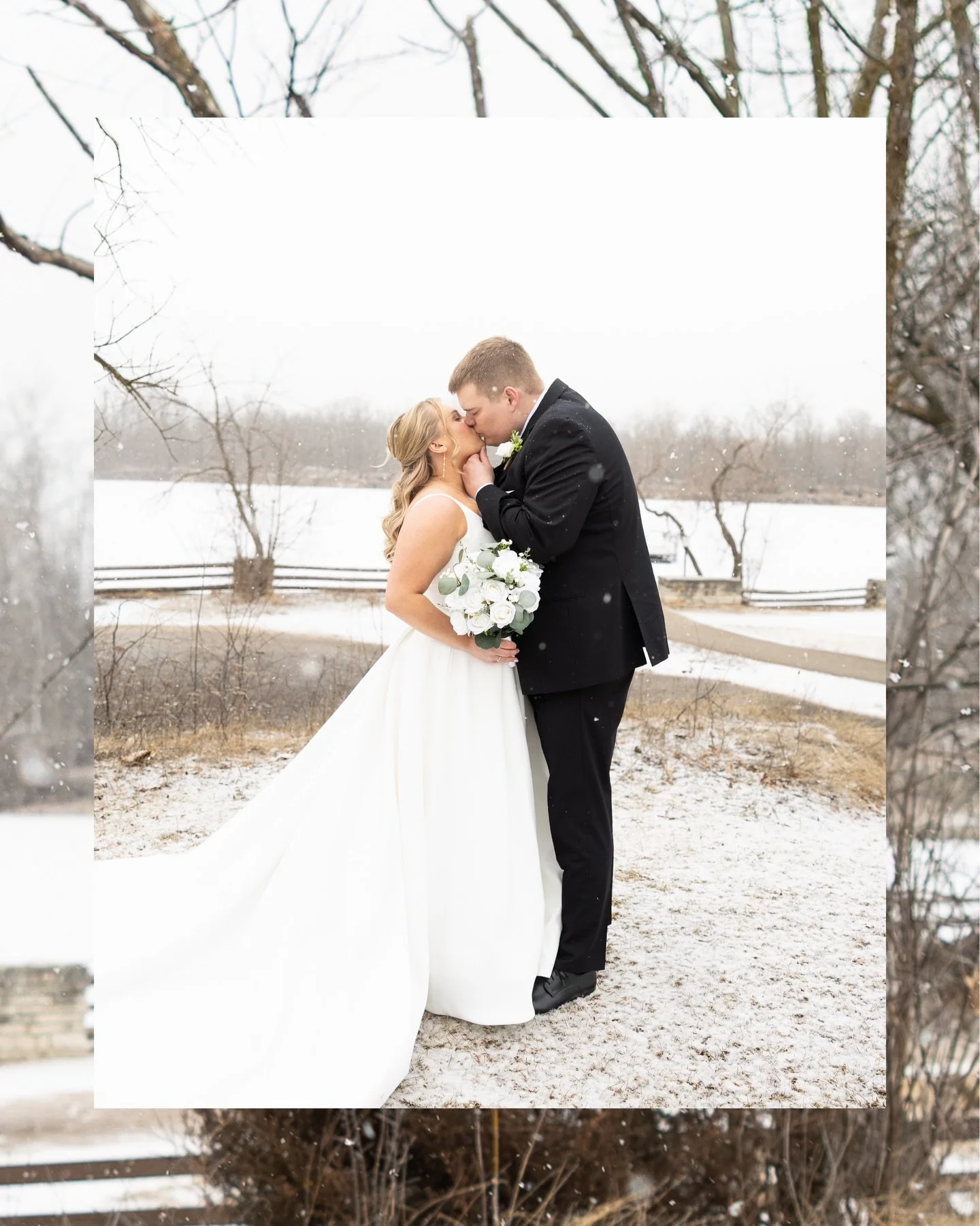 ✨Alyssa + Sam✨

@alyssa_allen 
@twelve29wi 
@amelishanbridal 
@beautyxtanyajane 
@melissaannartistryco 
@cateringpm 

Wisconsin wedding photographer
Milwaukee wedding photographer
Midwest wedding photographer
Wisconsin wedding
Milwaukee wedding
Rache