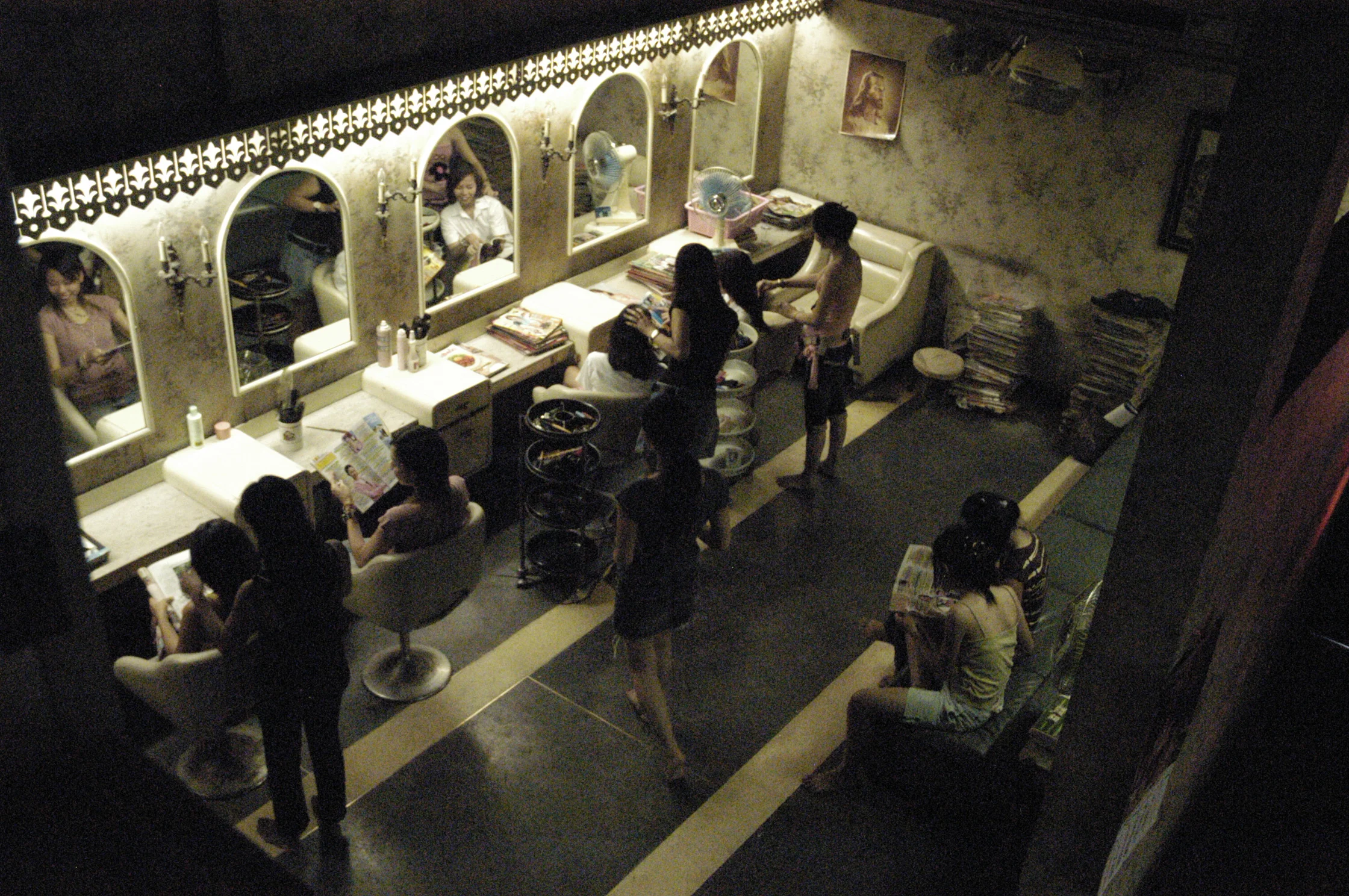 paper bird hairsalon.jpg
