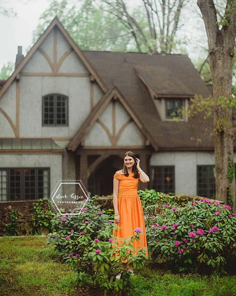 Senior season has begun! Every year I take on a select few senior sessions. I had so much fun capturing sweet Molly at her magnificent family property here in town! Go Tigers!