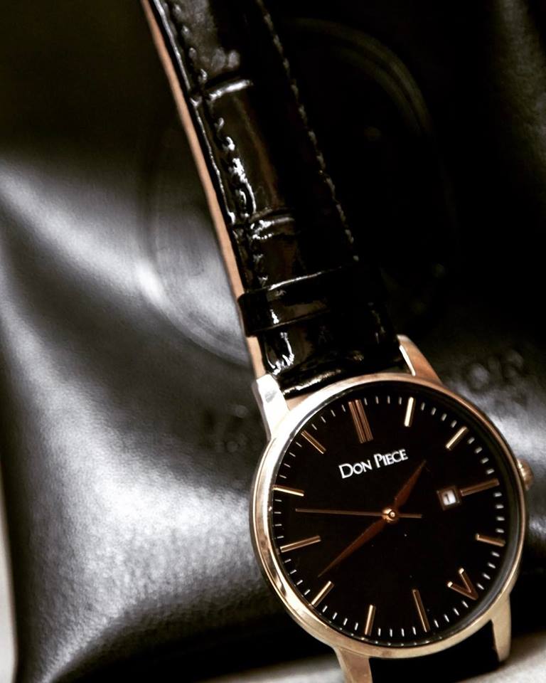 Don Piece's newest addition to the Women's line - The Black & Gold Comare.