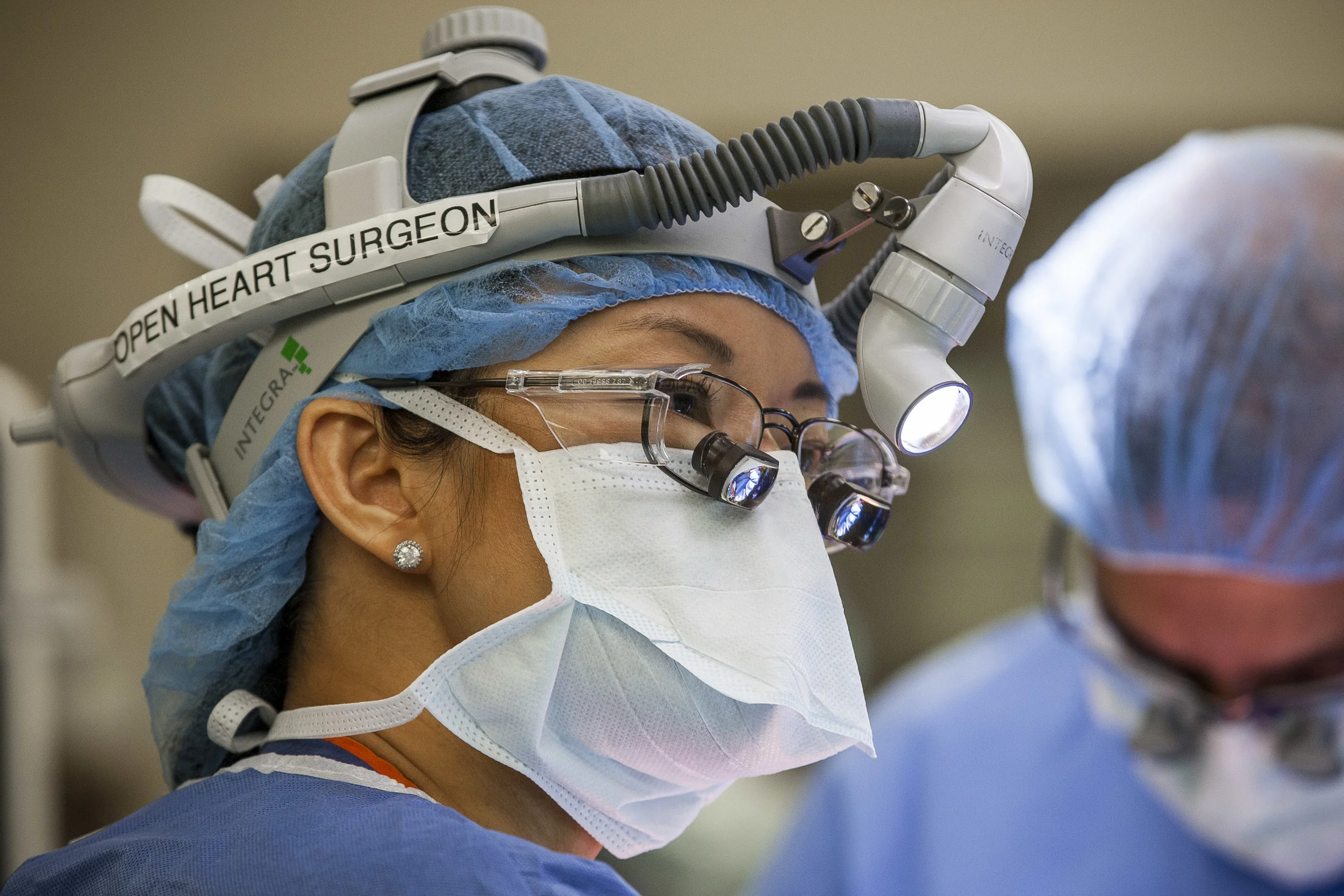 Dr. Quynh Feikes performs performs a surgery to fix an abdominal aneurysm at University Medical Center on Tuesday, May 23, 2017. Dr. Feikes is the only female cardiac surgeon in Nevada. Patrick Connolly Las Vegas Review-Journal @PConnPie