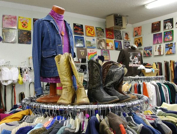 SHORT STORYGoodwill Saturdaysby Kathy Bratkowski