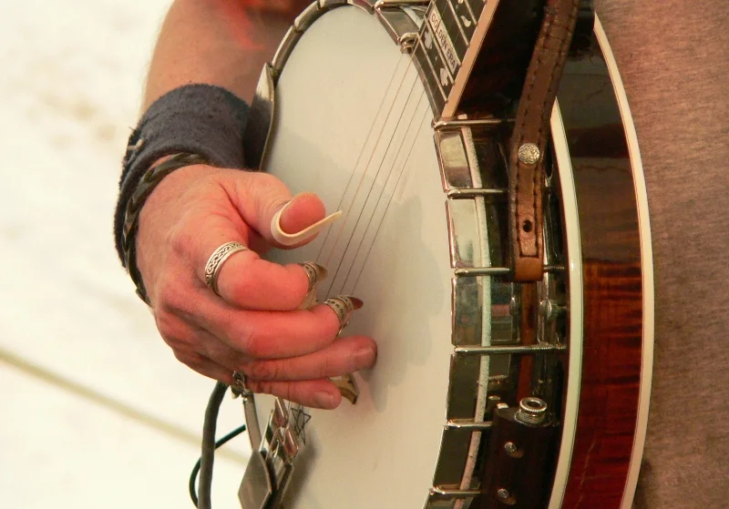 FLASH FICTIONBalance and Swingby Clare Hagan