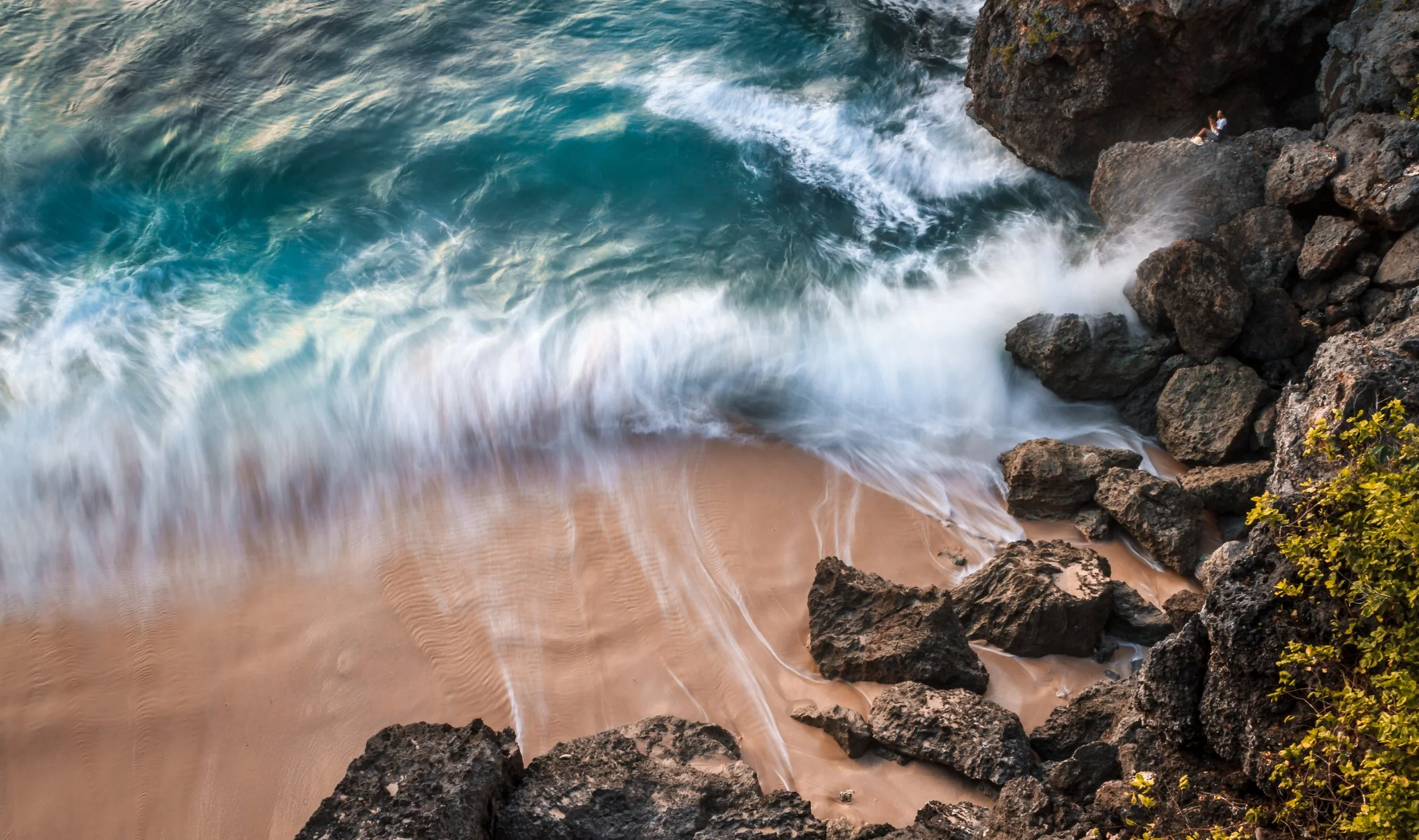 Crashing waves.jpg