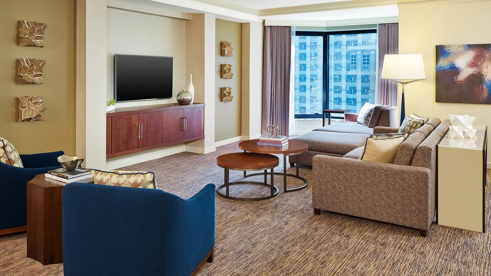 westin river north chicago suite 3.jpg