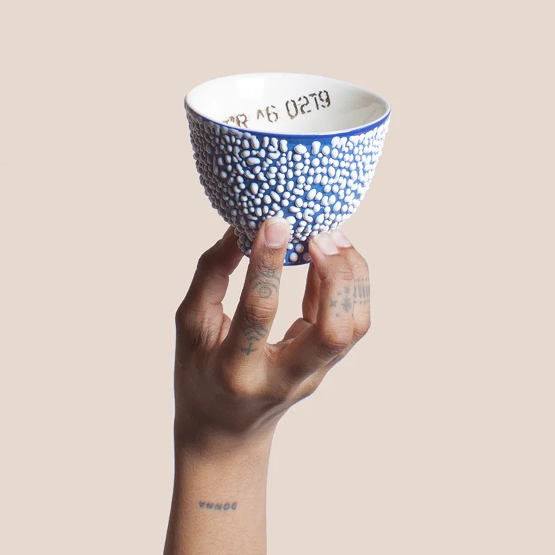 Web_Hand_Cup.jpg