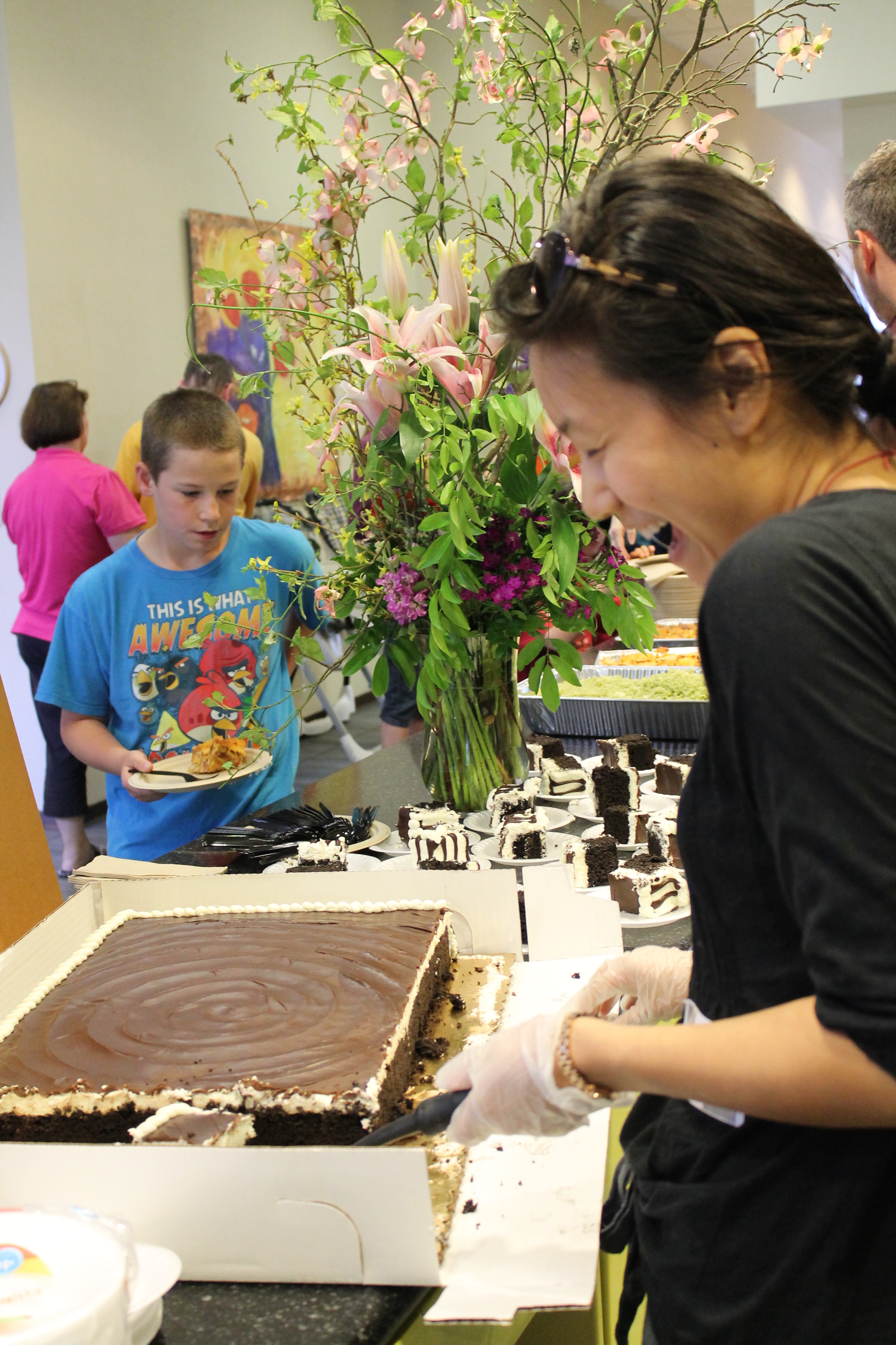 Serving dessert before a concert at Ronald McDonald House Houston (April 2015)