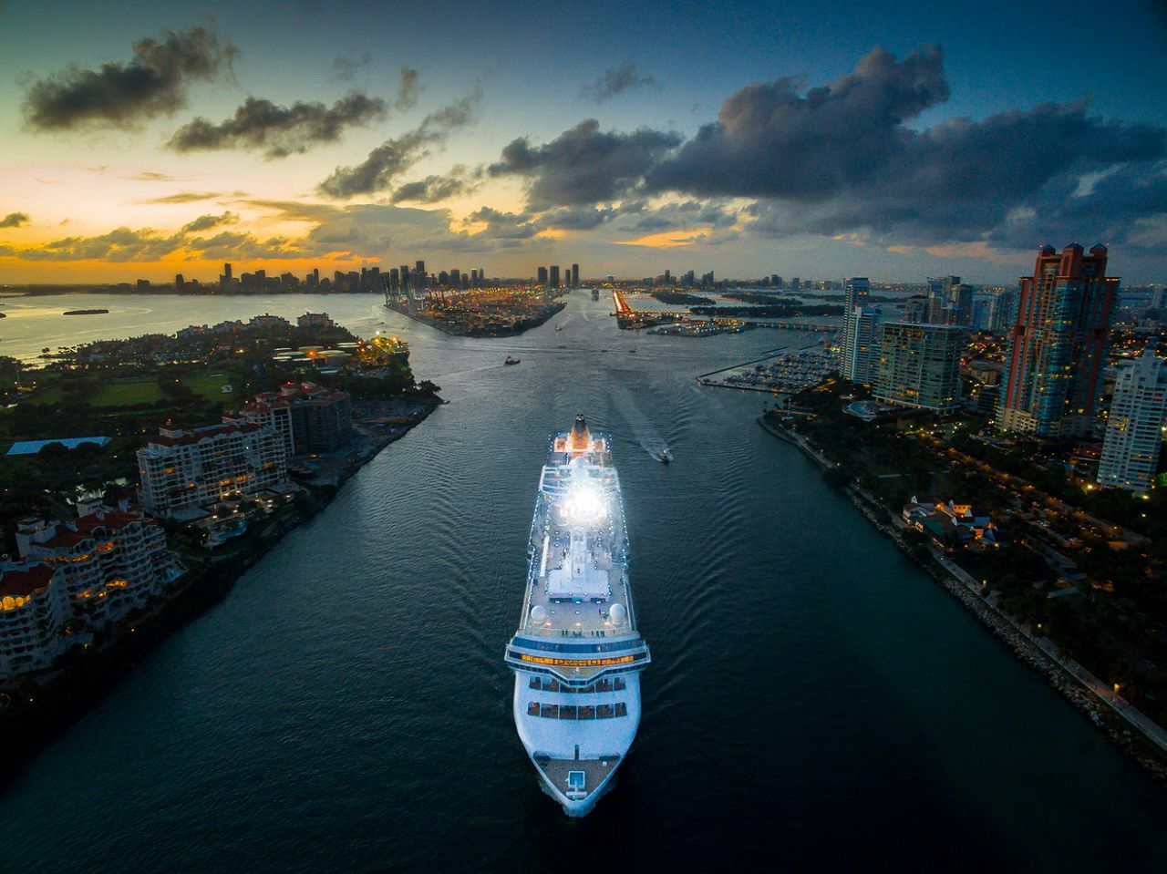 Cruise ship in Miami. Photo by iMaerial_com, taken at 131 feet.