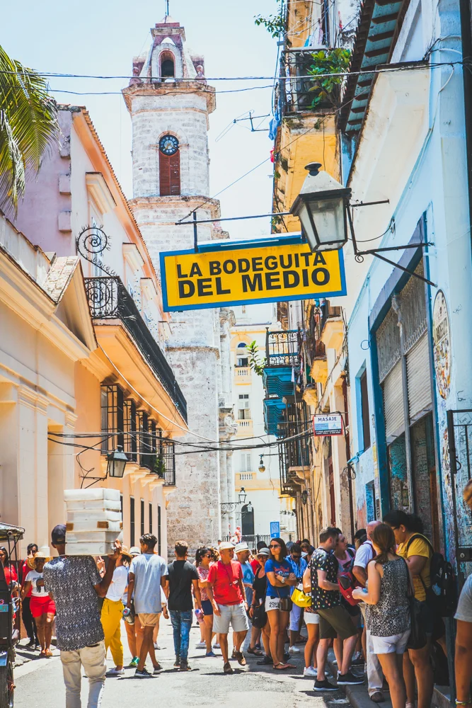 HavanaCubaLaBogeuitaDelMedio.jpg