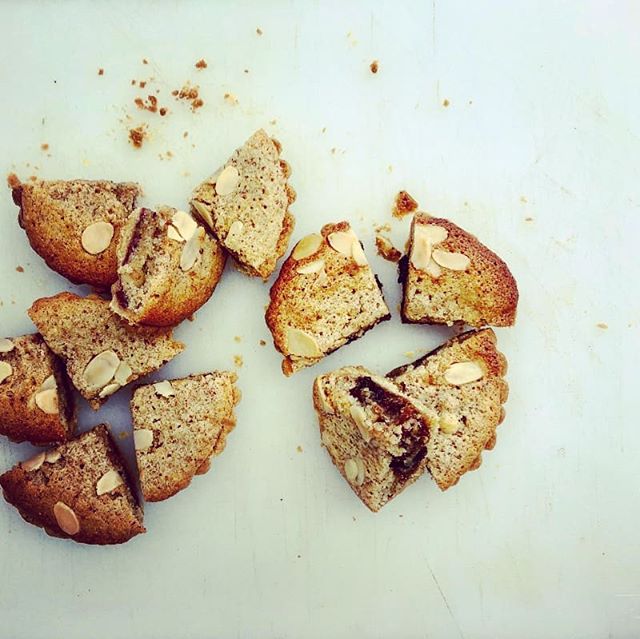 Rather delicious mince and almond tarts made by our resident baking maestro, Saskia 🧙♀. ("Oh no, you need someone to taste test another recipe you're trying out?" *Gobbles all the tarts*)