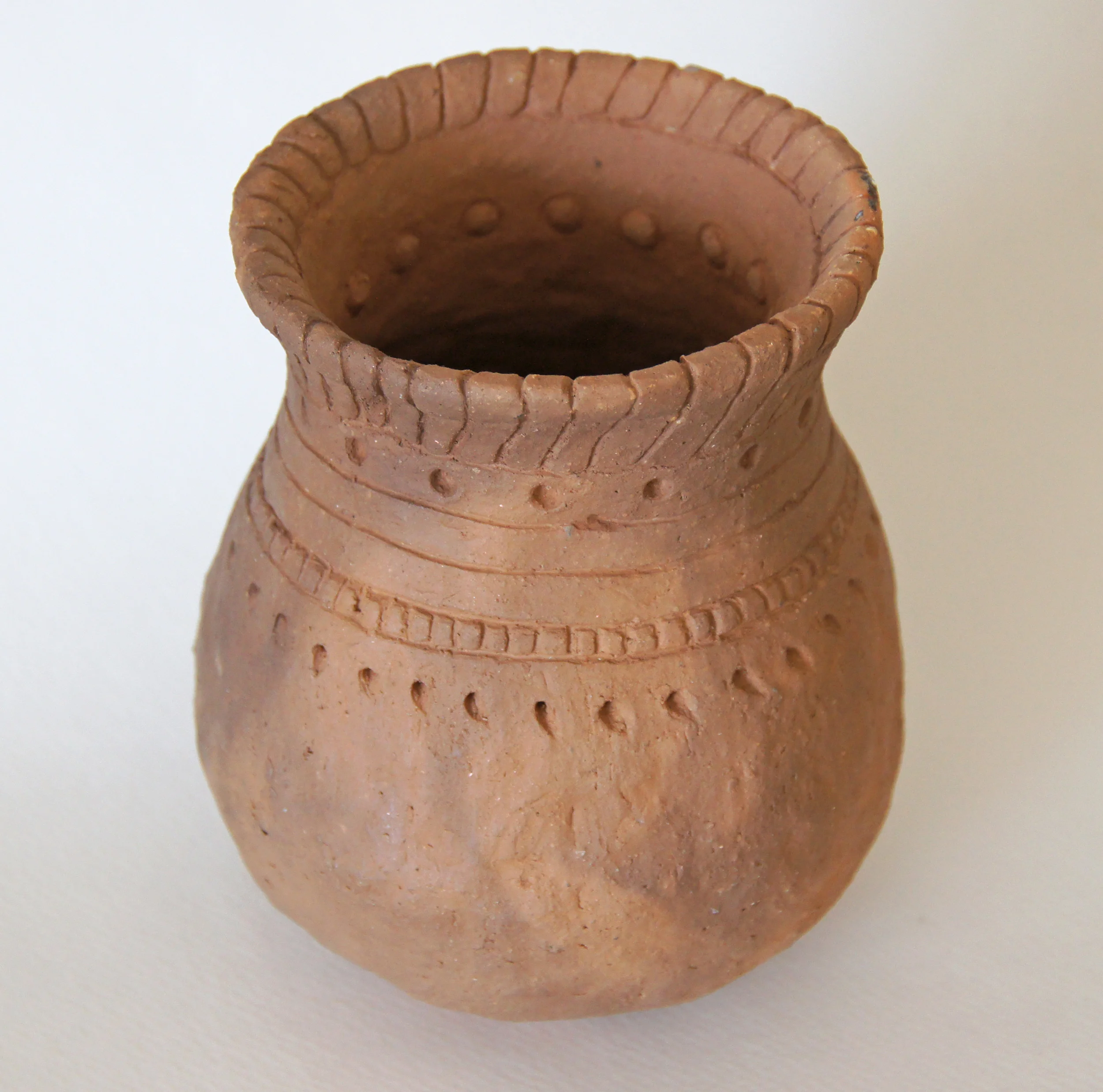 W19.10.8.2 16-Ceramics Big Pot 2012.jpg