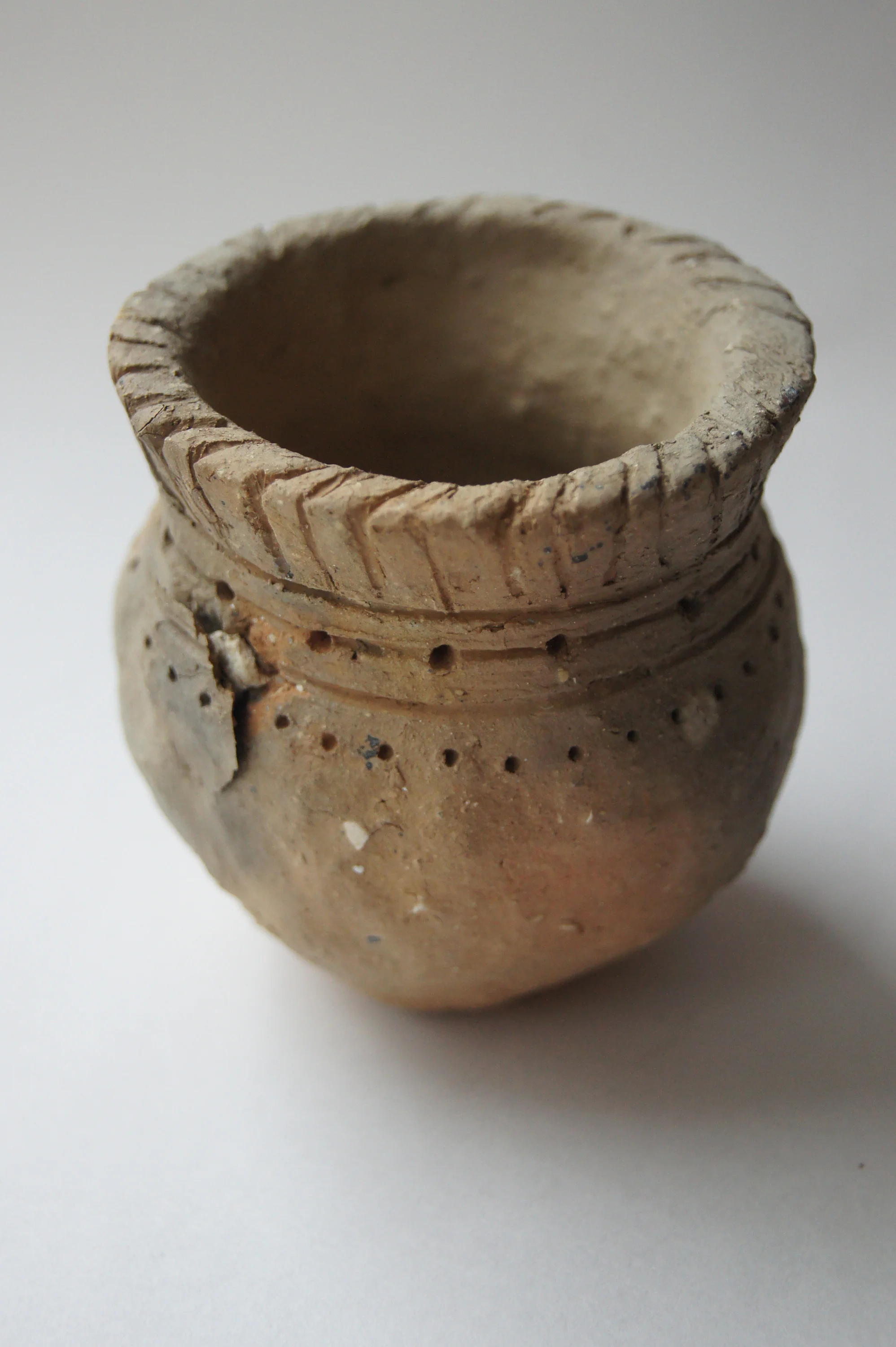 W19.10.8.1-03-Ceramics-2012.jpg