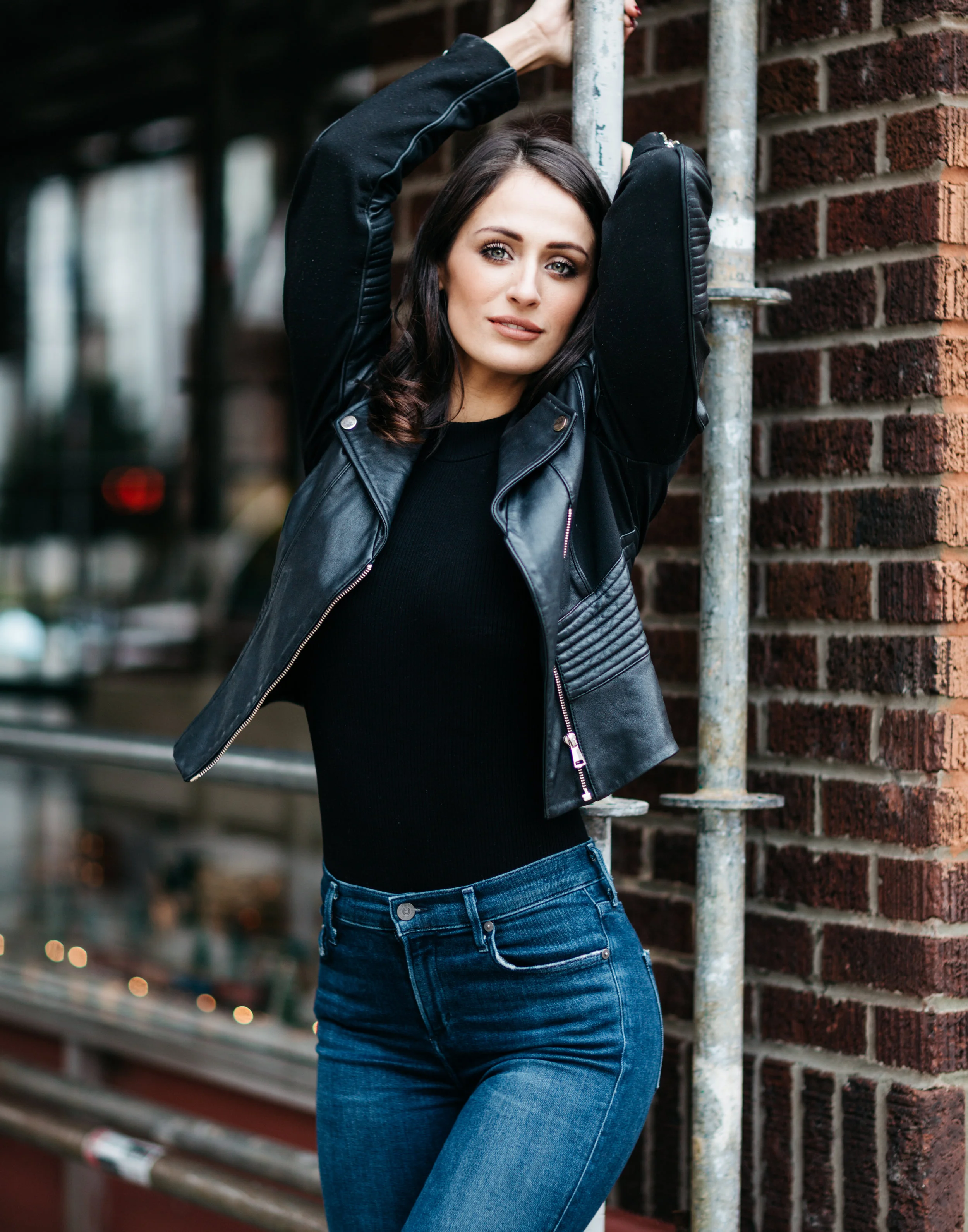 Settings for this shot: 85mm, f/1.6, 1/250s, ISO 100
