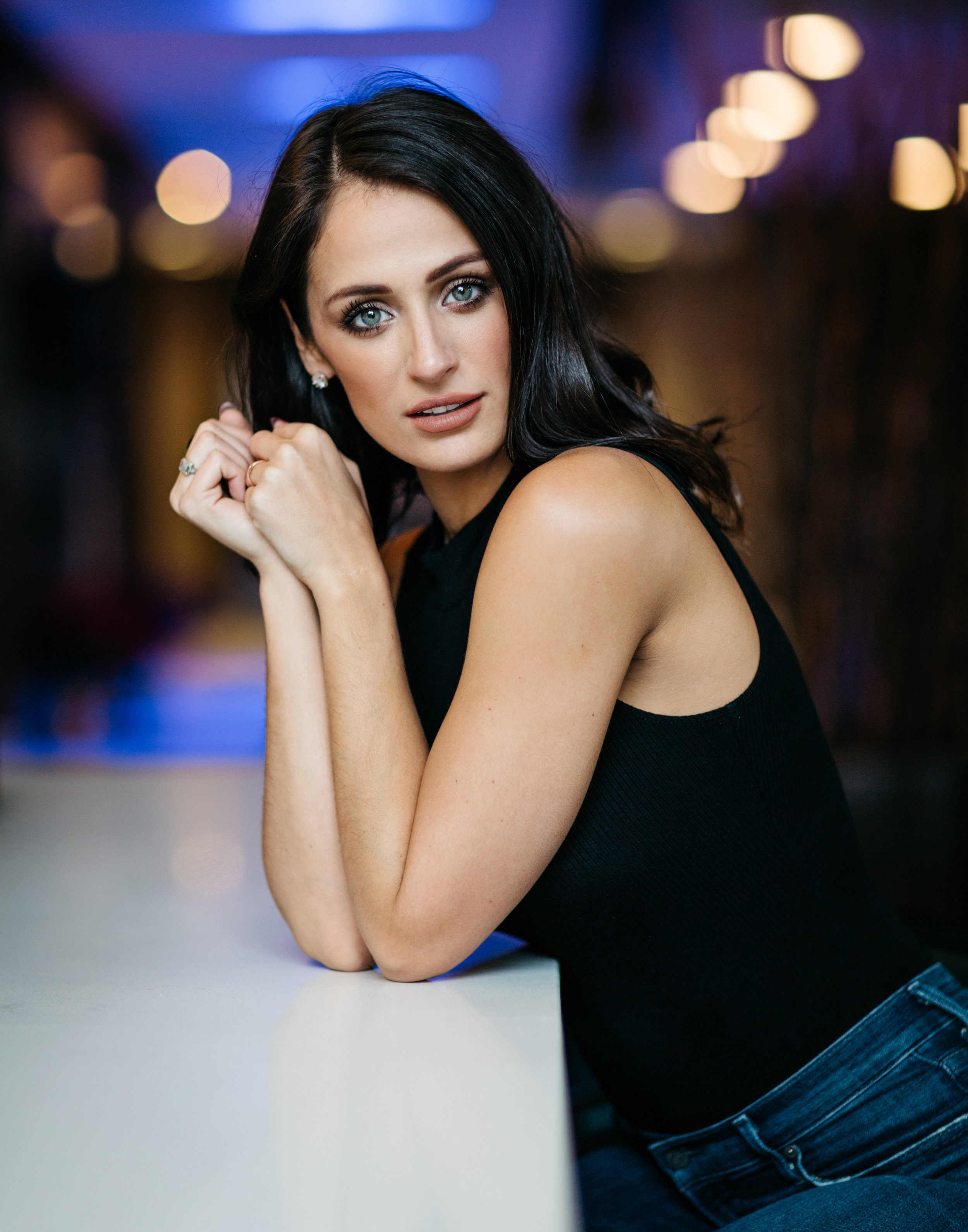 Settings for this shot: 85mm, f/1.6, 1/250s, ISO 500.