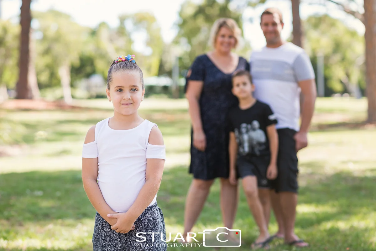outdoor family portraits in clayton park off briggs avenue beachmere