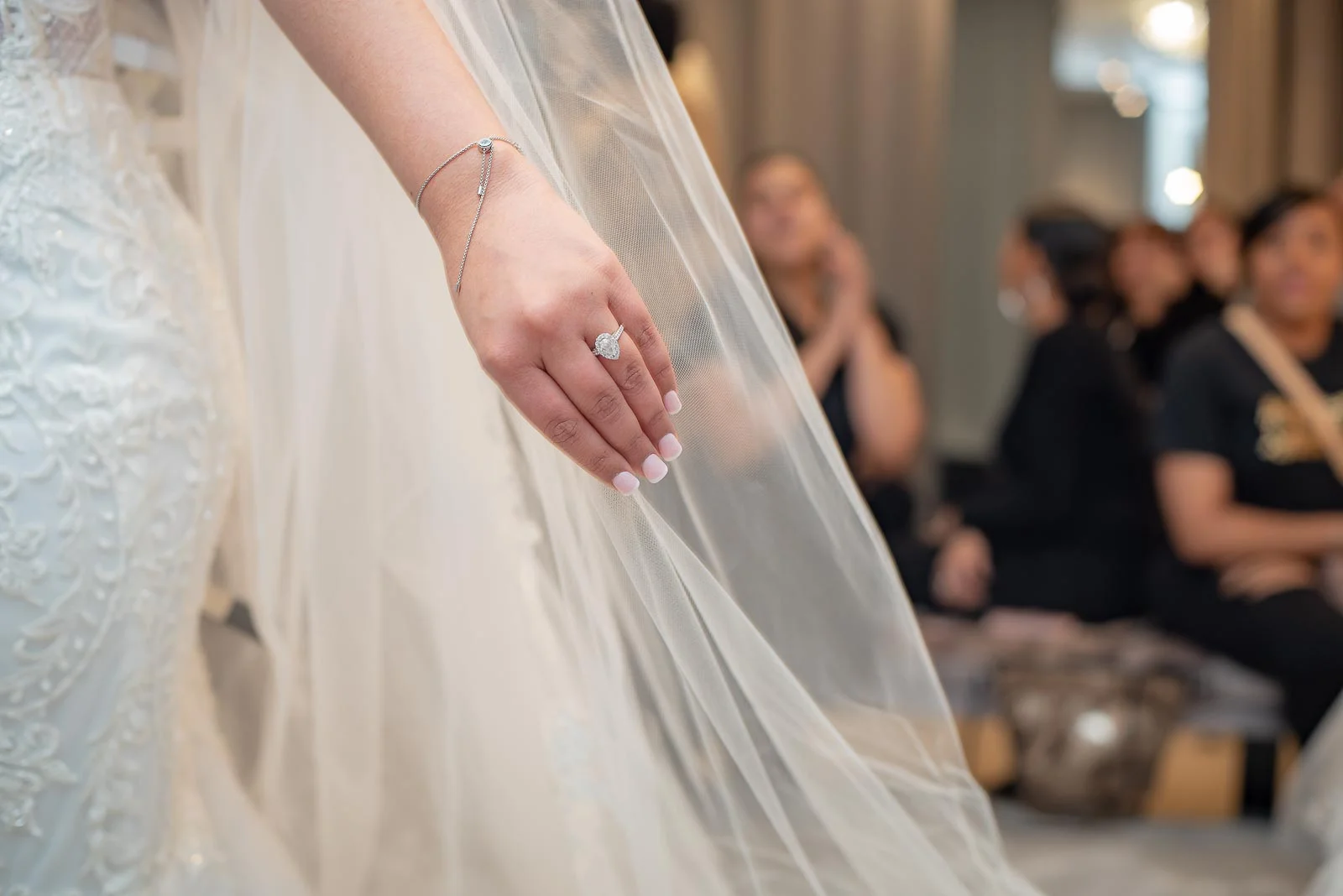 GiselleDressRevealLANYCPDCOM00033.jpg