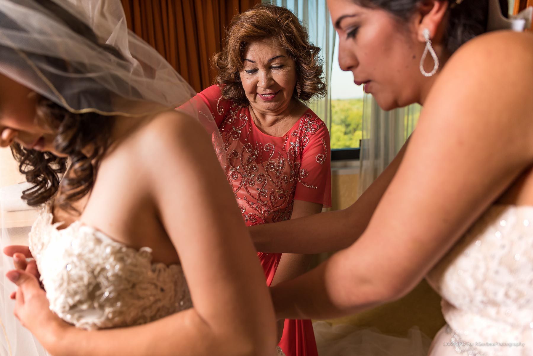 Carla&GusRGorbeaLANYCPhotography 00038.jpg