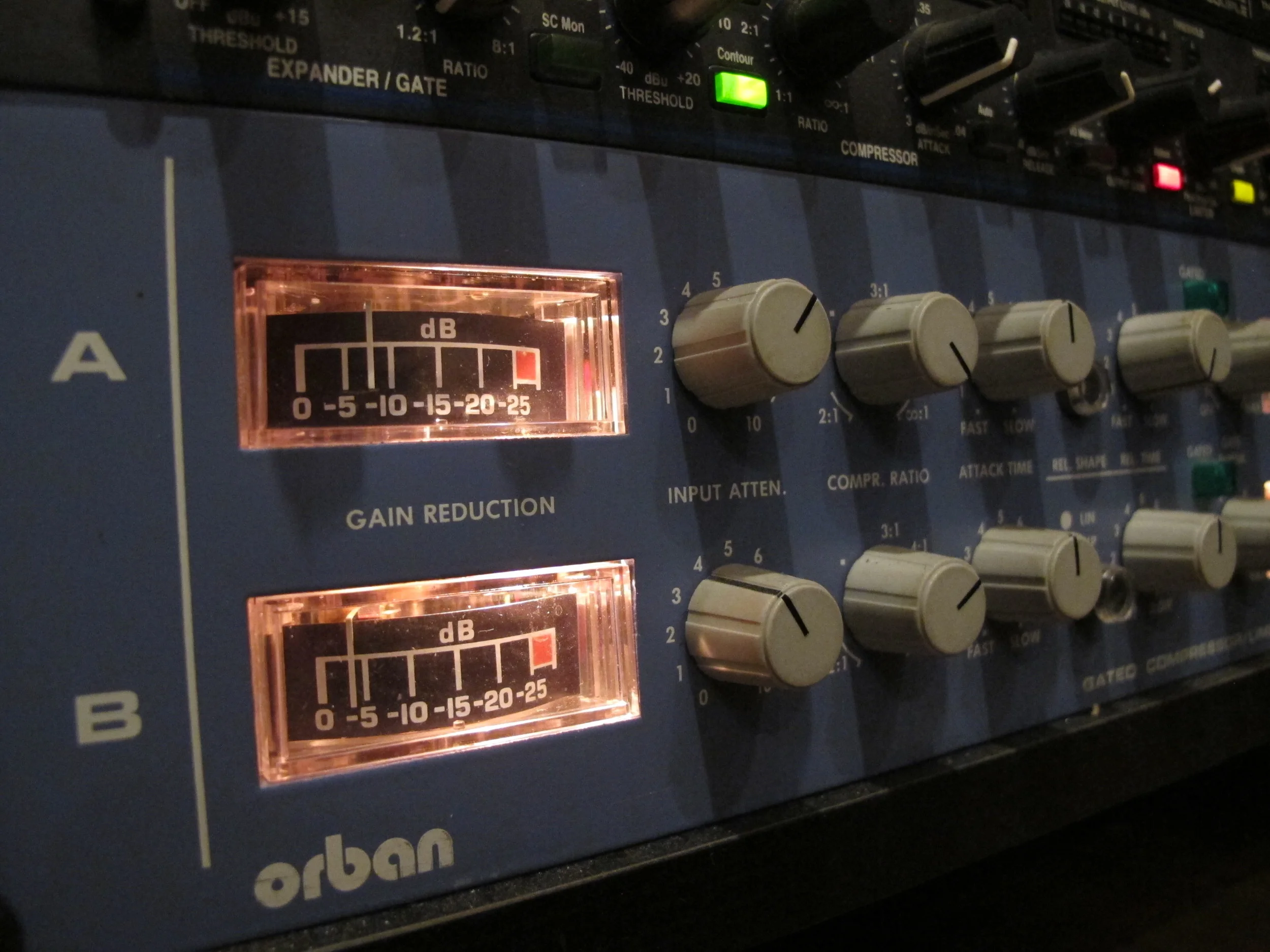Orban 424A stereo compressor/limiter/de-esser